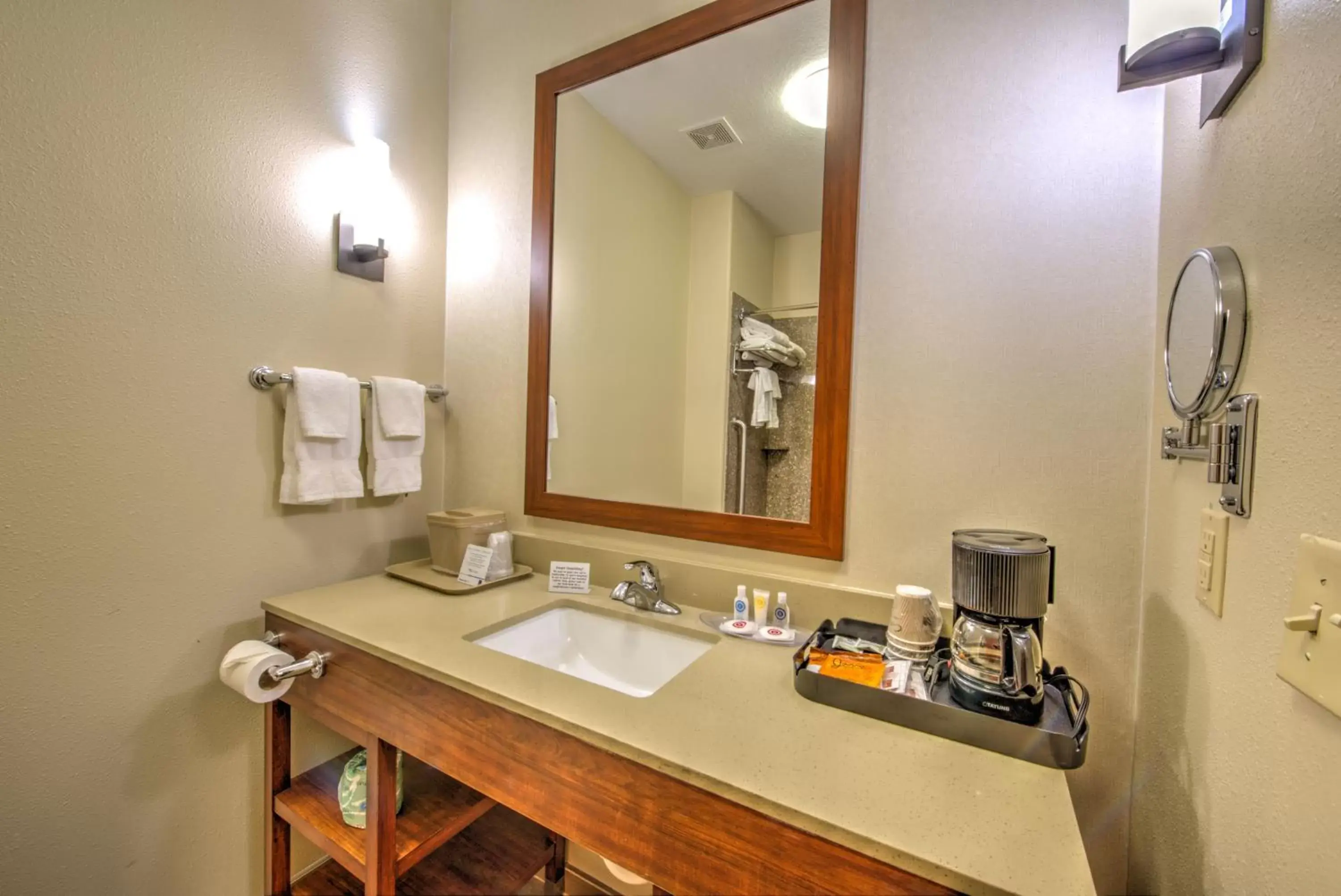 Bathroom in Comfort Suites Tomball Medical Center