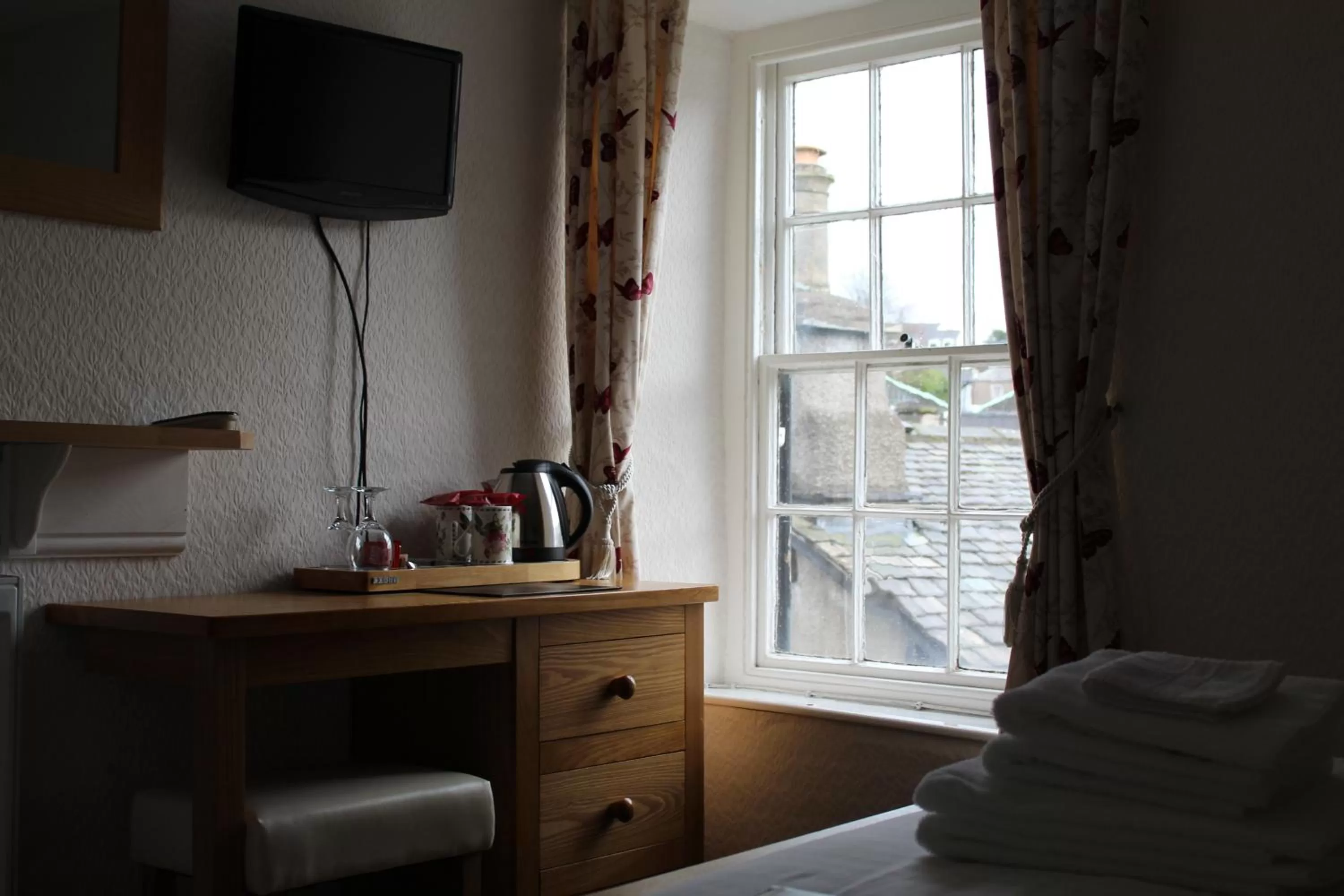 Food and drinks, Bed in The Bay House Lake View Guest House - Adults Only