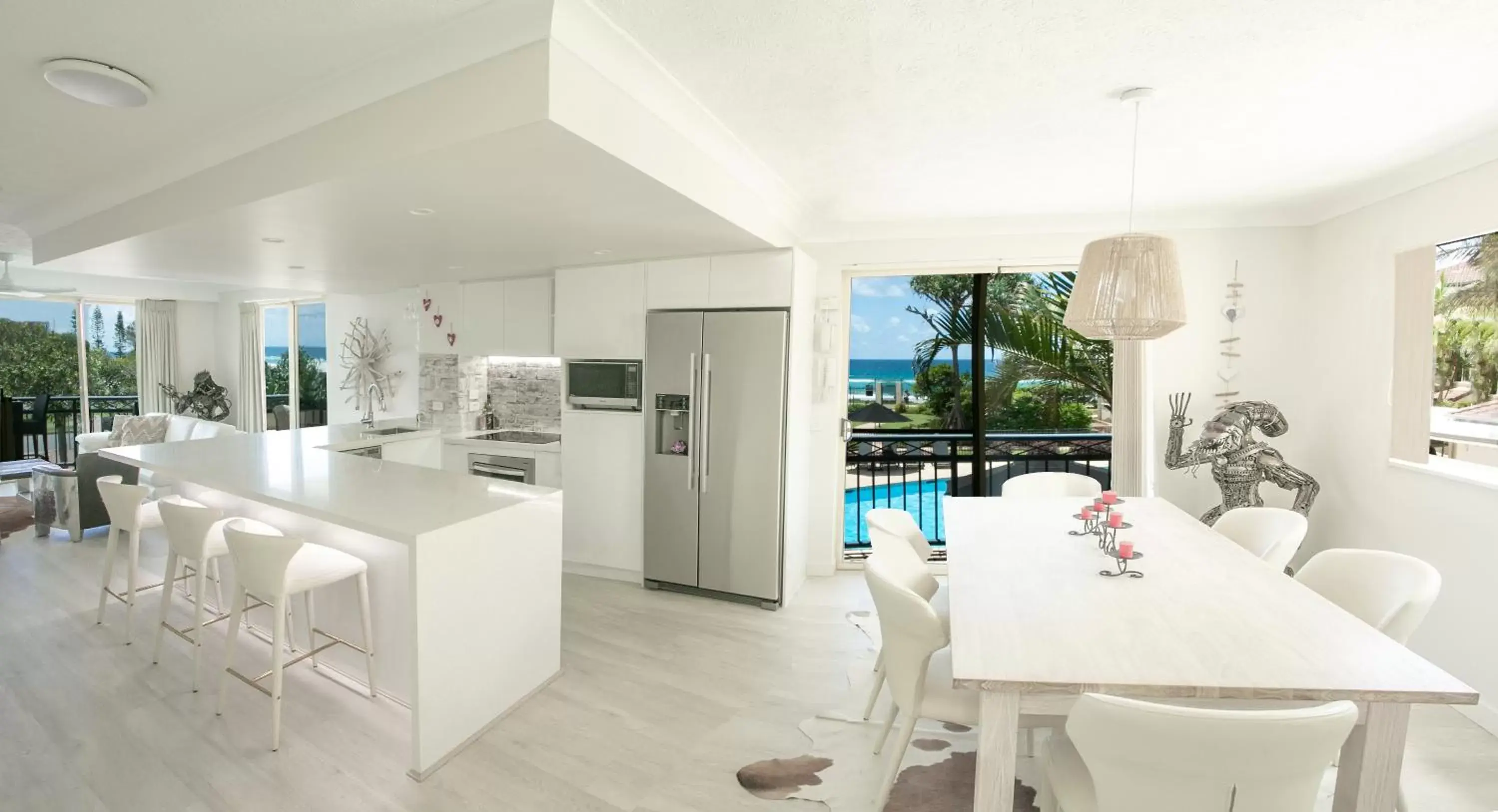 kitchen in Golden Riviera Absolute Beachfront Resort