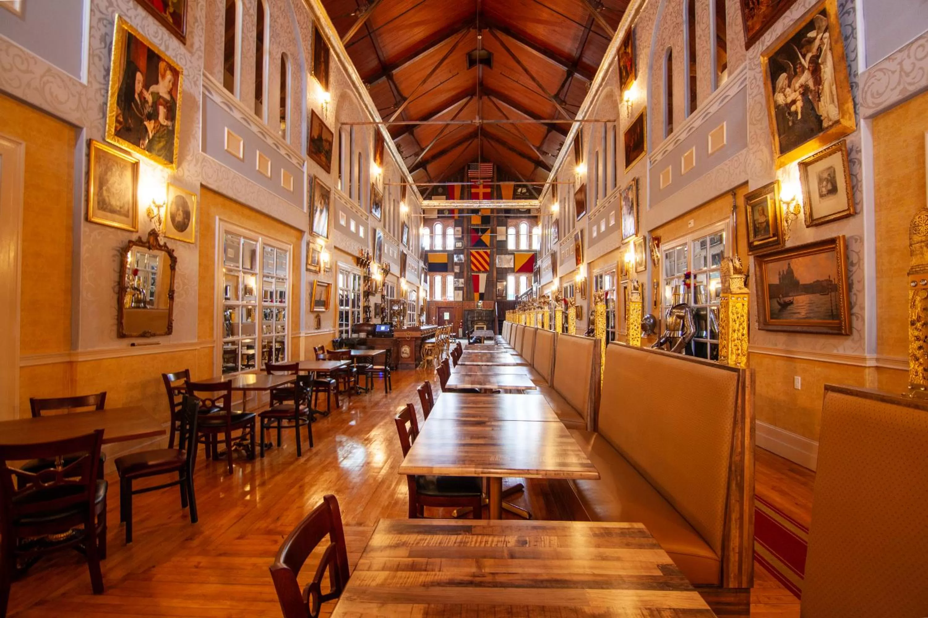 Restaurant/places to eat in Amsterdam Castle NY