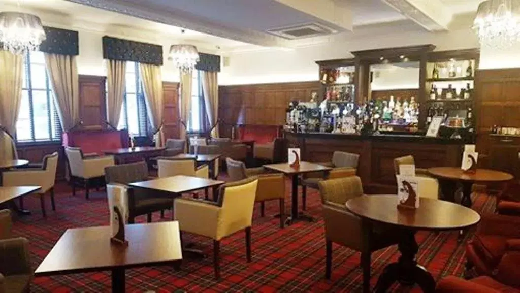 Restaurant/Places to Eat in The Castle Hotel Neath