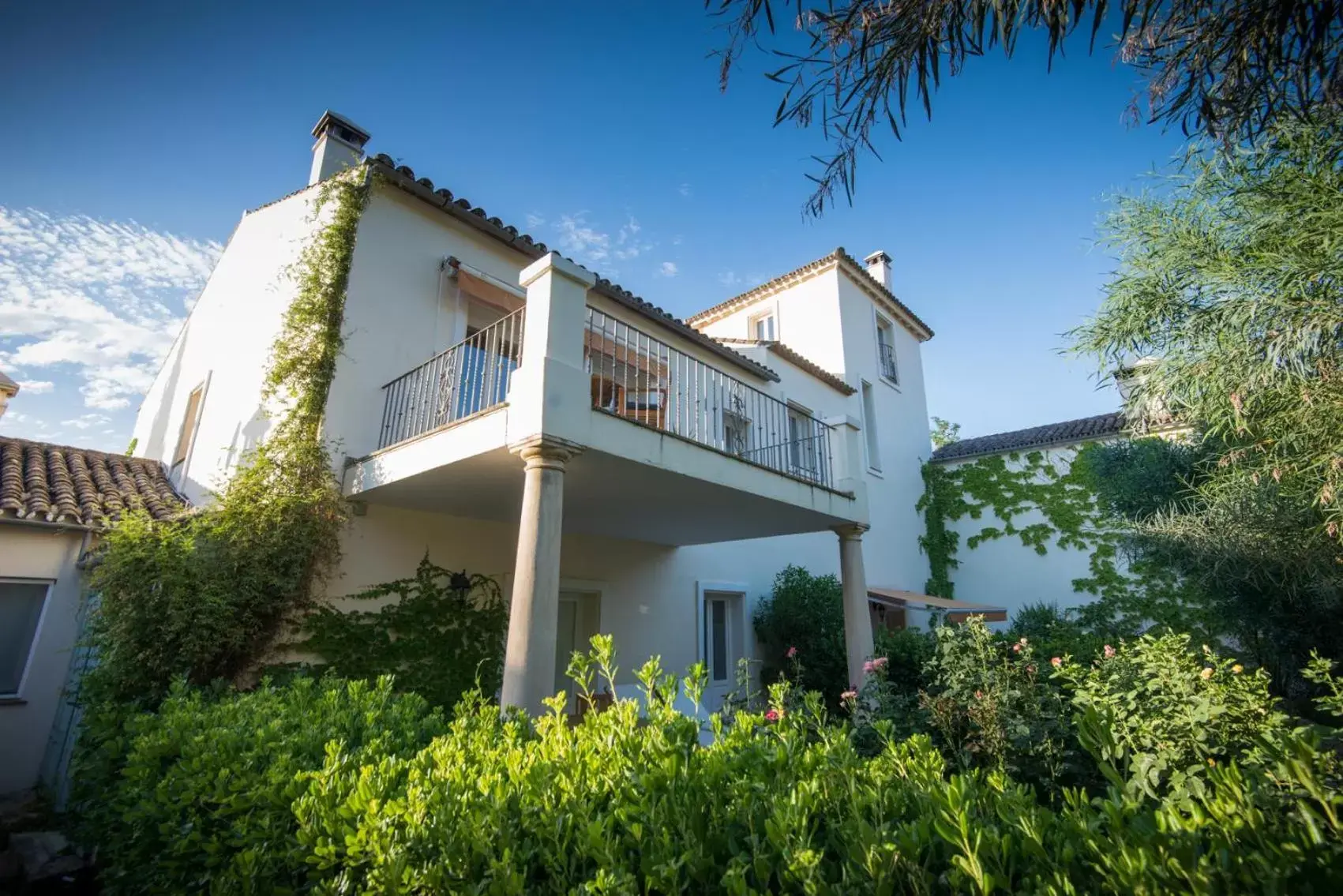 Property Building in Hotel La Fuente de la Higuera