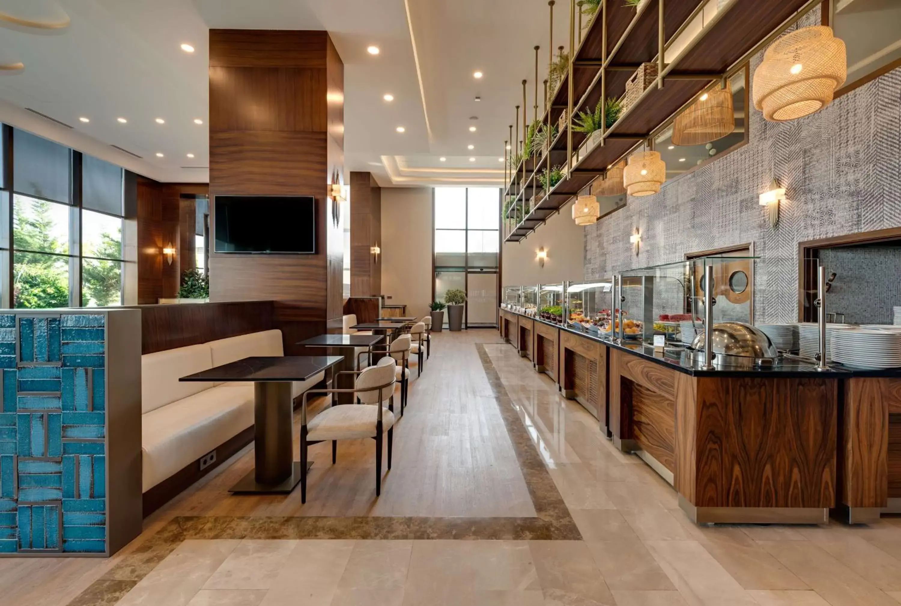 Restaurant/Places to Eat in Doubletree by Hilton Van