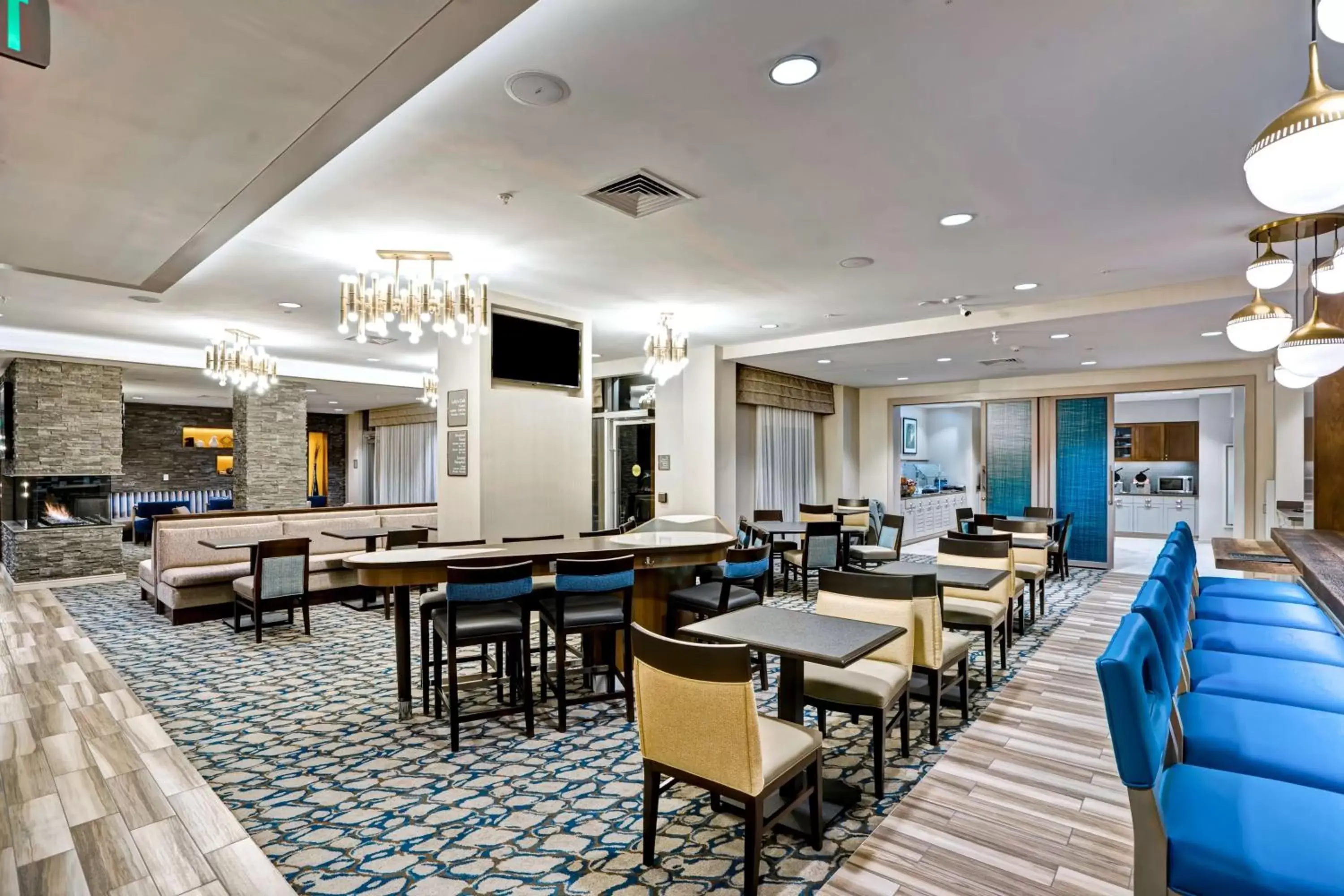 Lobby or reception, Restaurant/Places to Eat in Homewood Suites by Hilton Boston Brookline-Longwood Medical