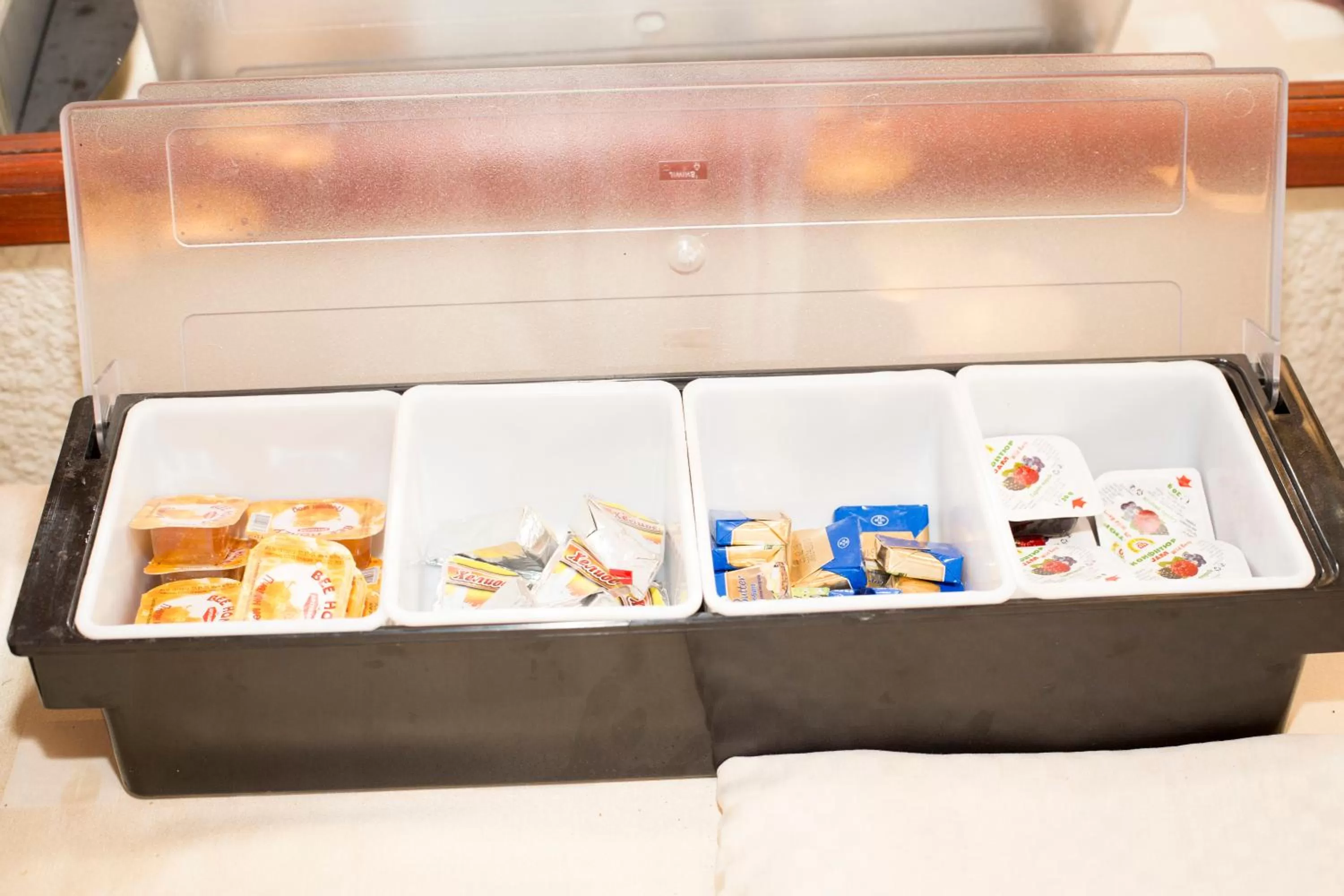 Restaurant/places to eat in Noviz Hotel