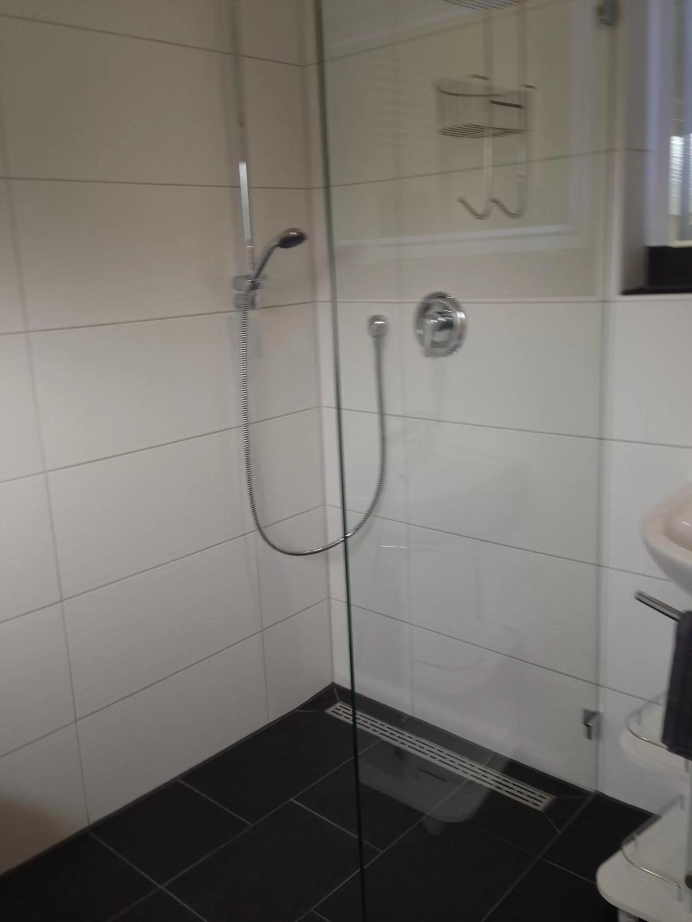 Shower in Tankbar's Hotelchen