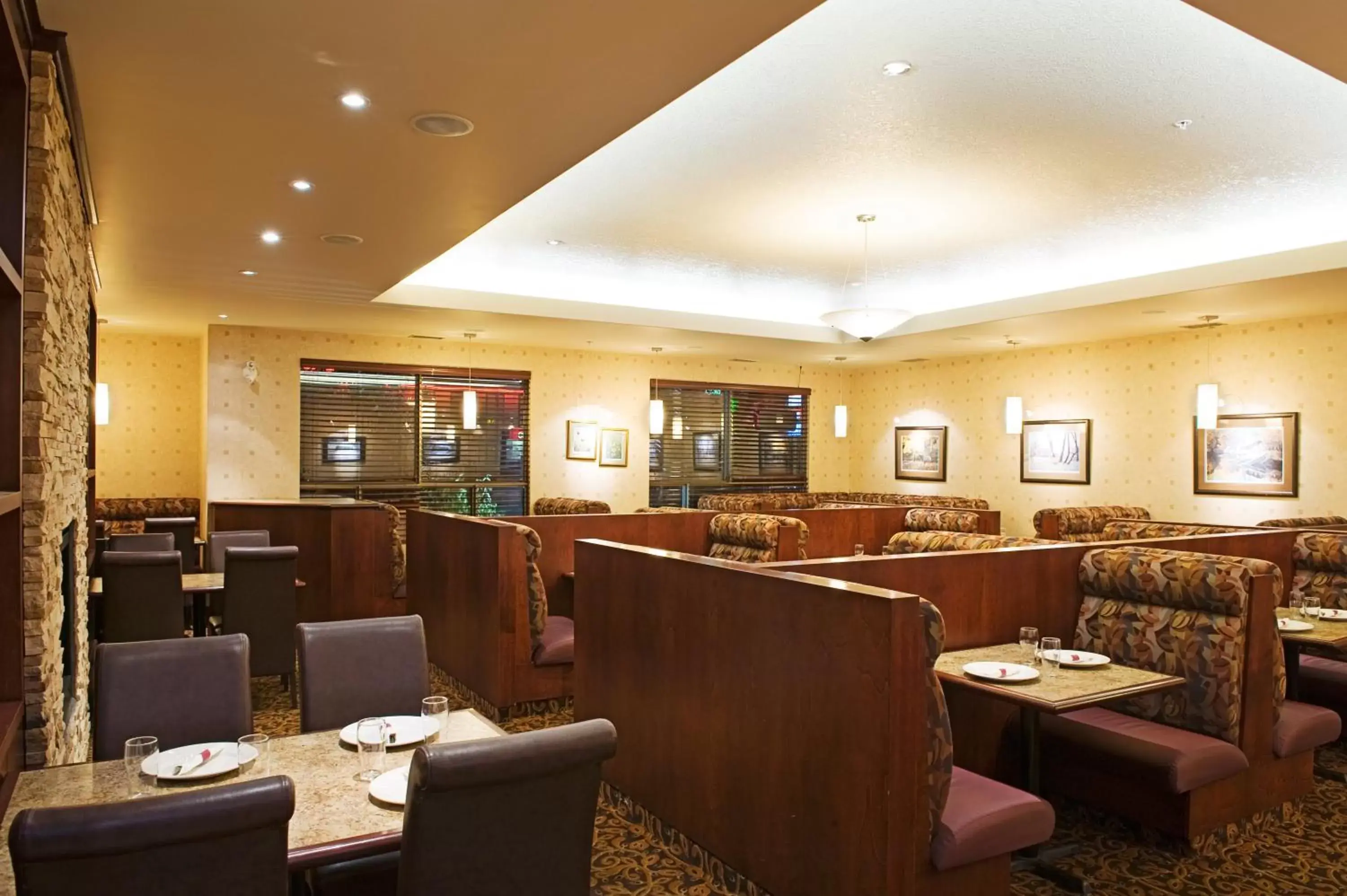 Restaurant/places to eat in Holiday Inn & Suites Lloydminster by IHG Restaurant/places to eat in Holiday Inn & Suites Lloydminster by IHG