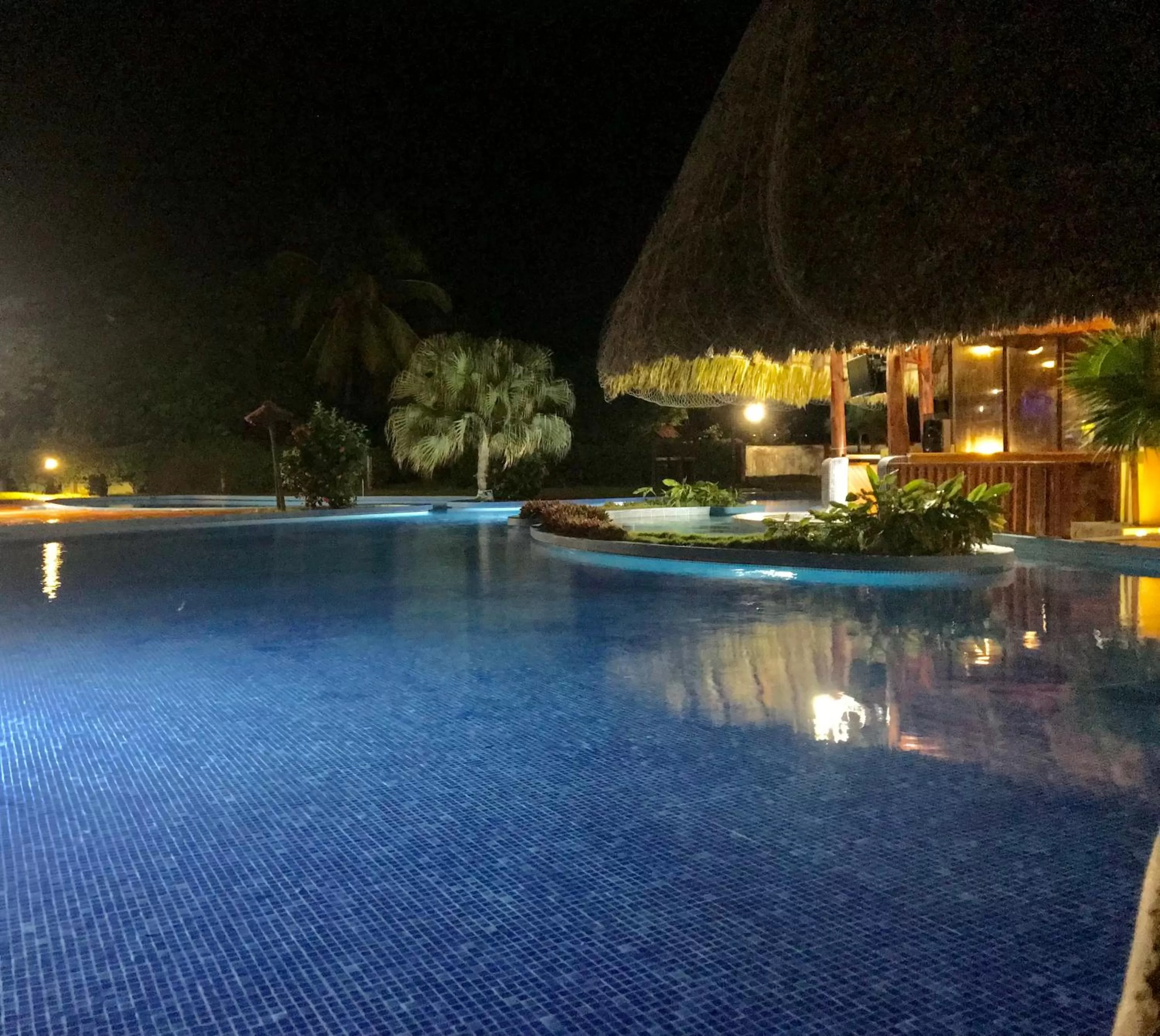 Restaurant/places to eat in Nandel Beach Resort