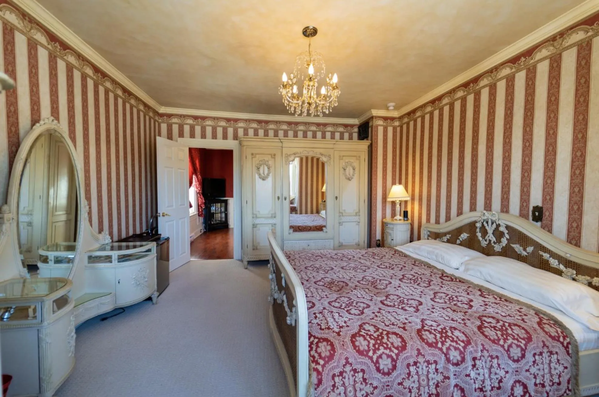 Bed in The Maple Inn