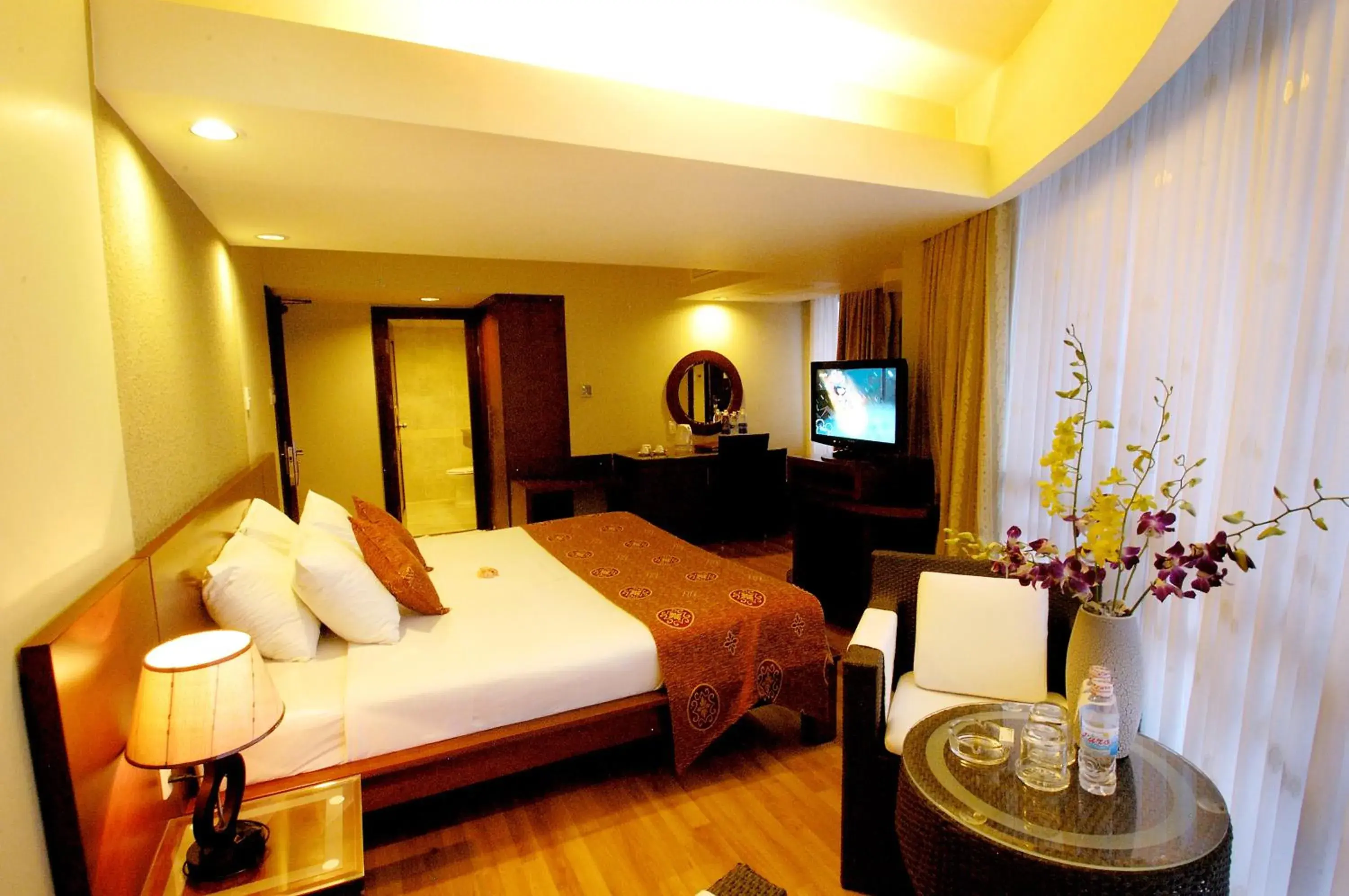 Deluxe Queen Room in Asia Paradise Hotel