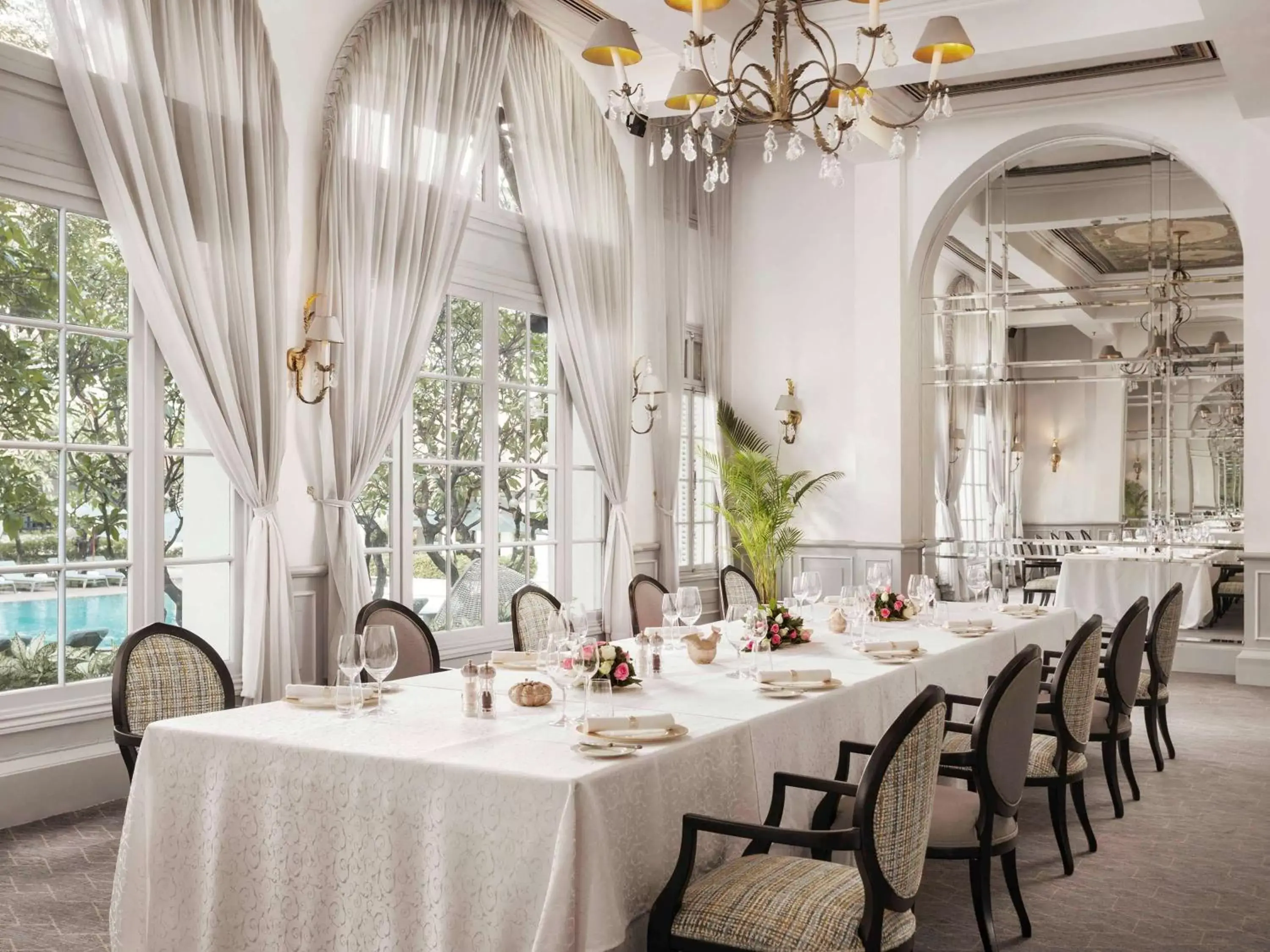 Restaurant/Places to Eat in Raffles Hotel Le Royal