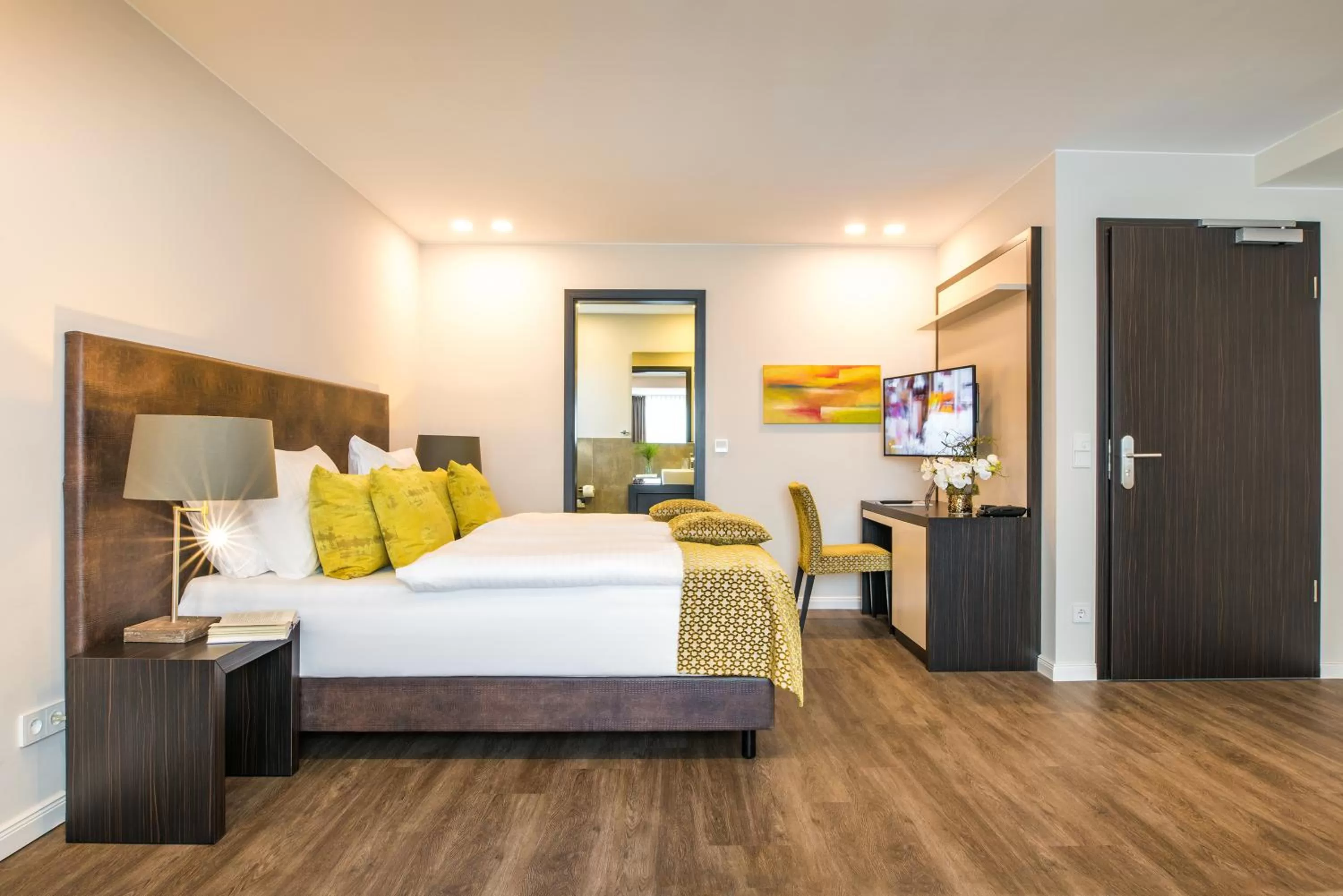 Photo of the whole room, Bed in Strandhotel Luv