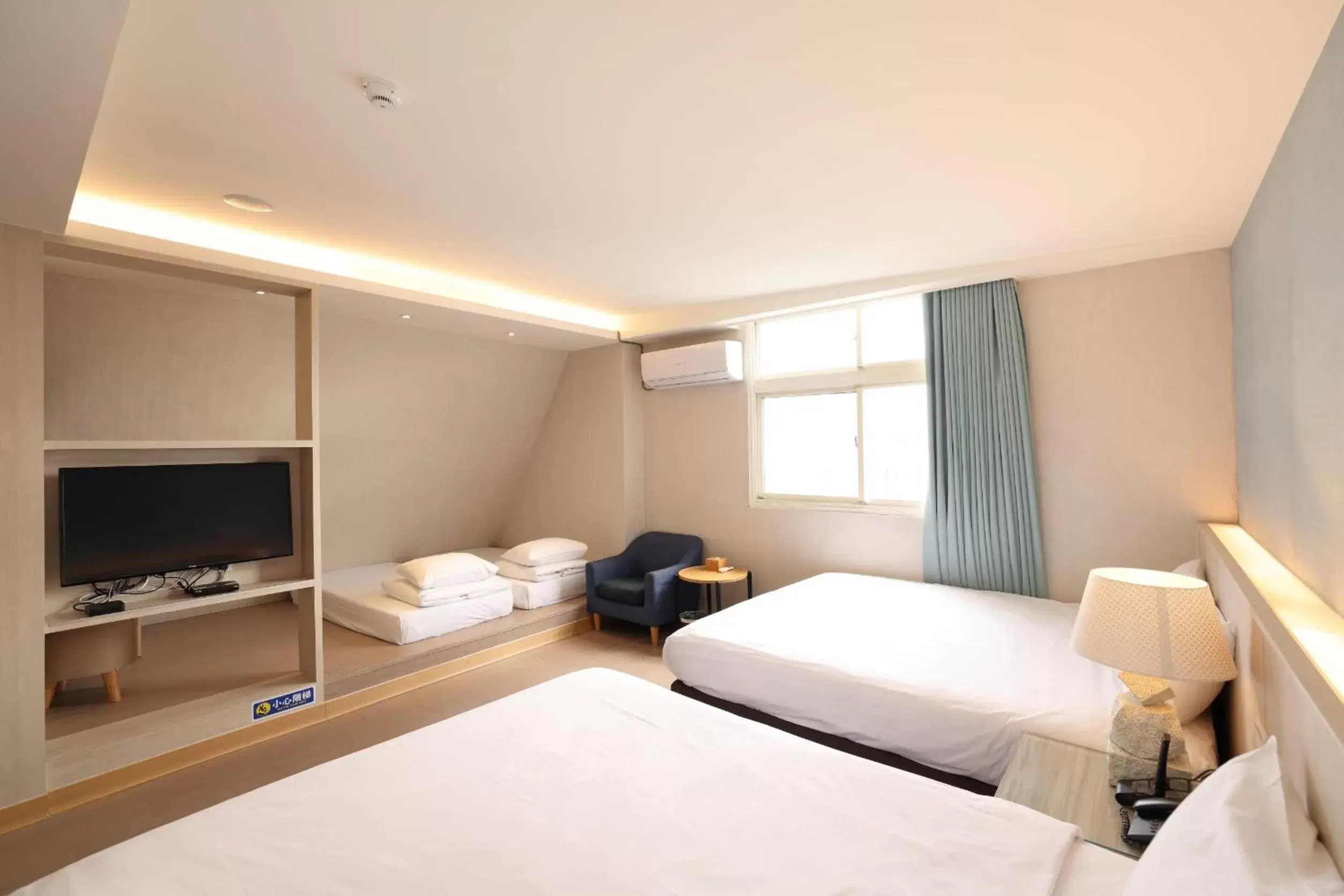 Breakfast, Bed in TC Hotel - Hualien Zhongxiao