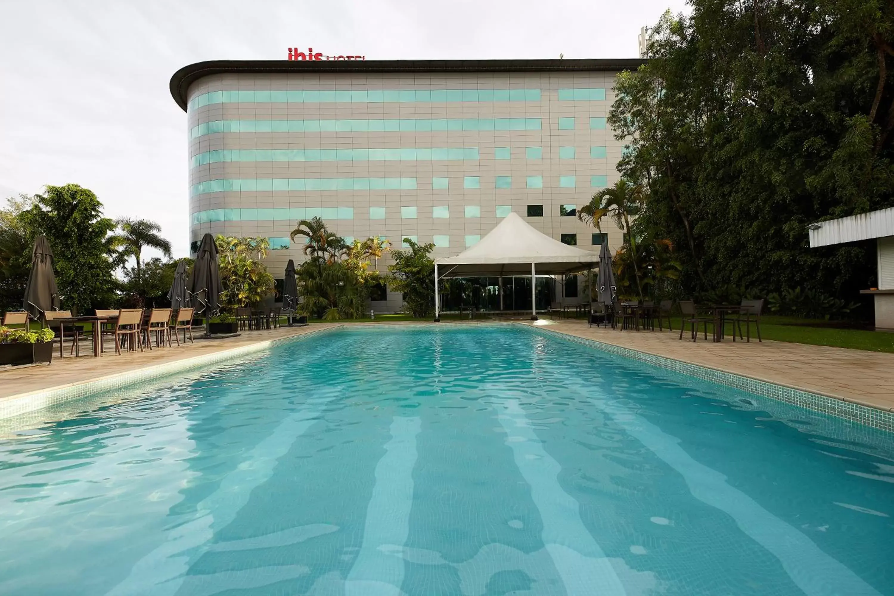 Property building, Swimming Pool in Ibis Antananarivo Ankorondrano