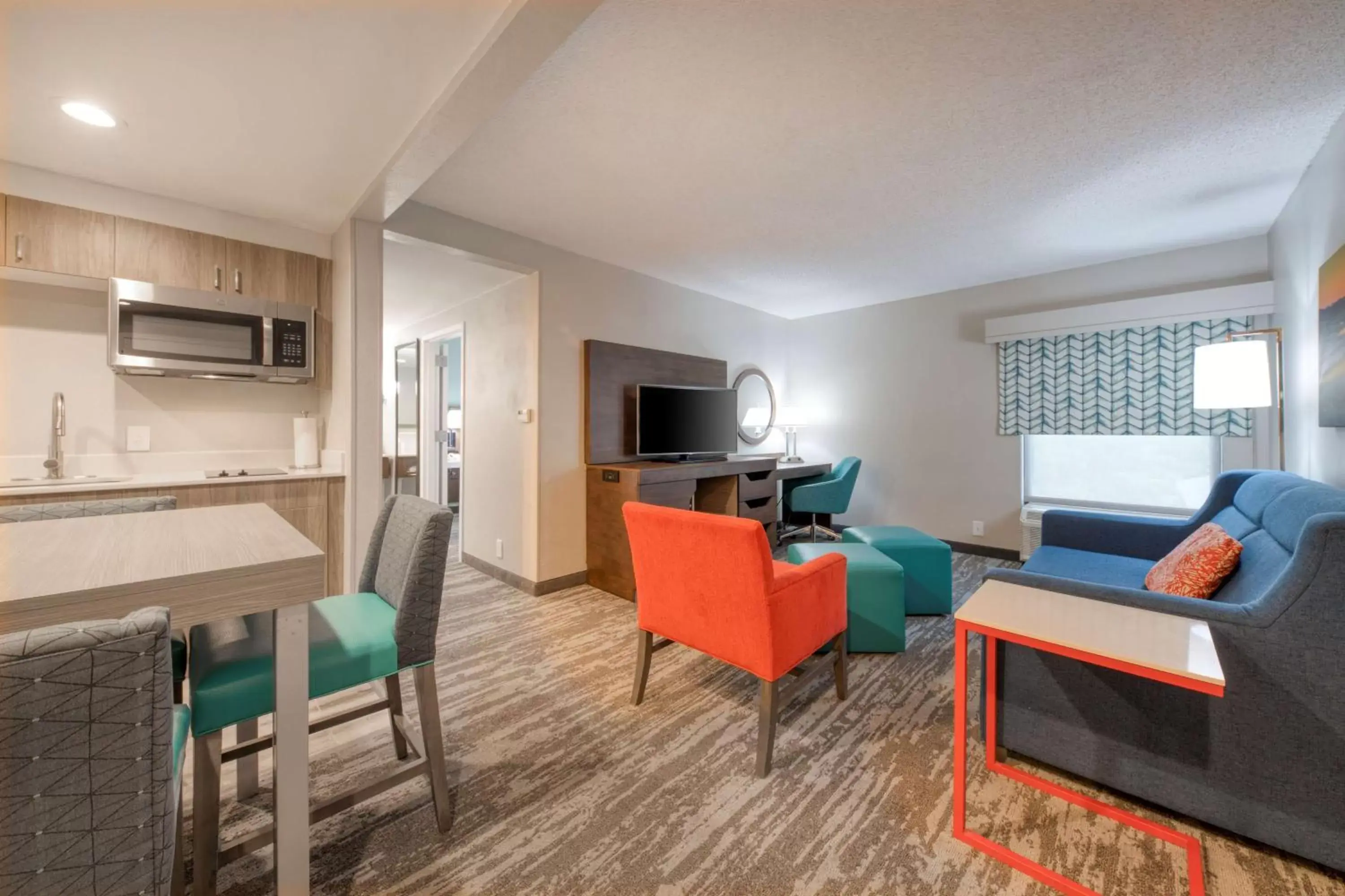 Bedroom, Seating Area in Hampton Inn & Suites Wilmington/Wrightsville Beach