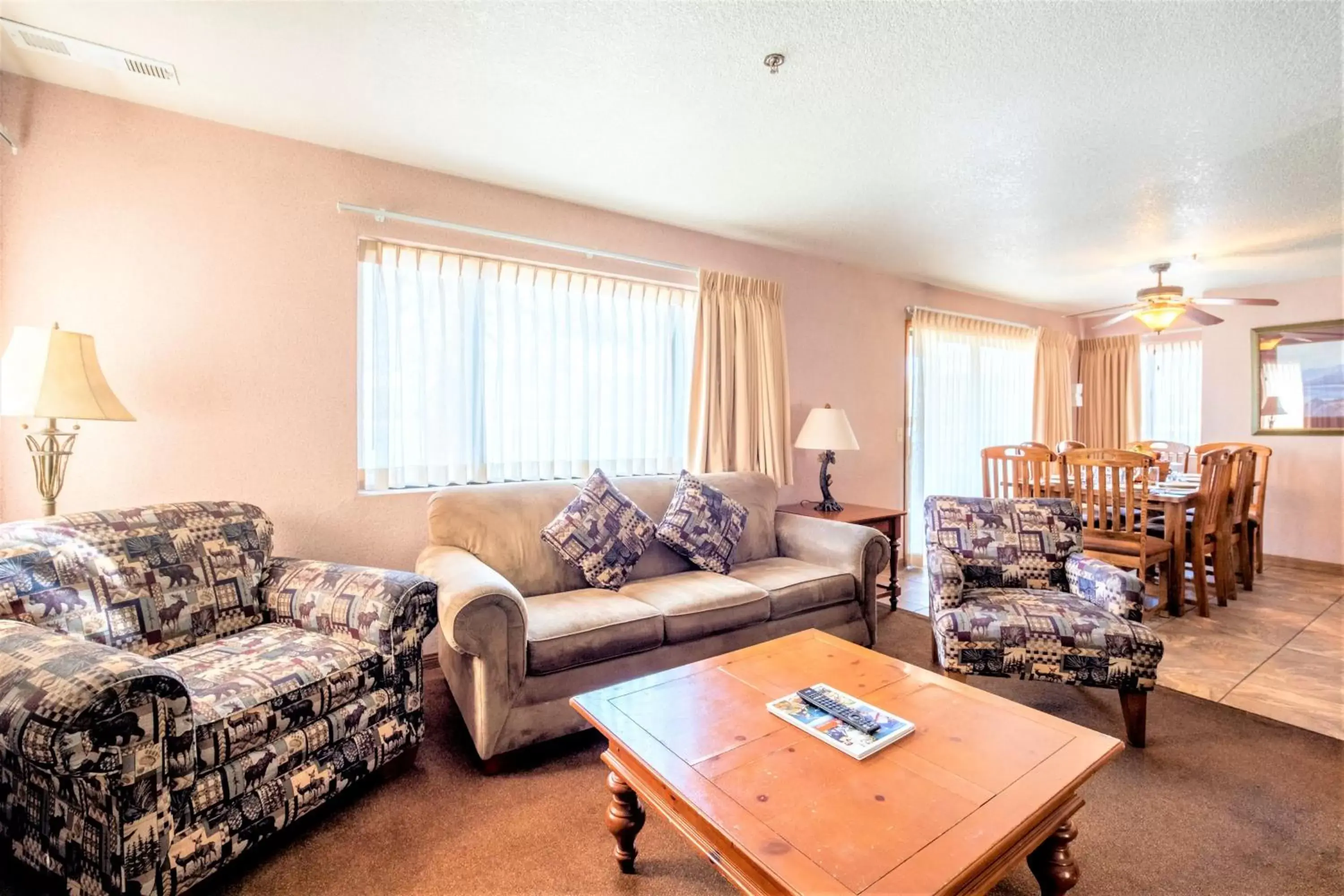 Living room, Seating Area in Lagonita Lodge