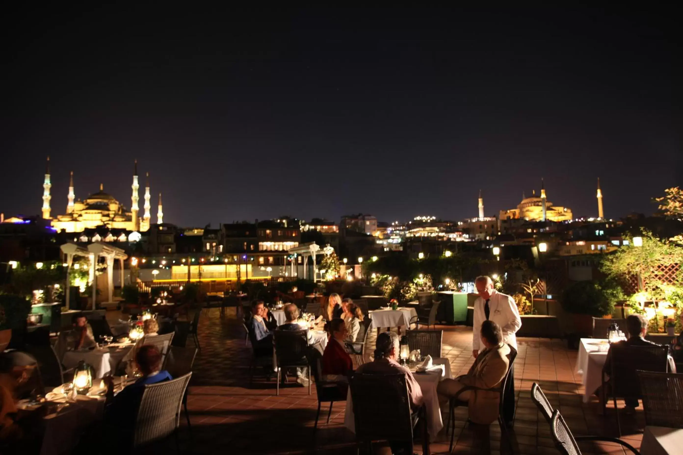 Restaurant/places to eat in Armada Istanbul Old City Hotel