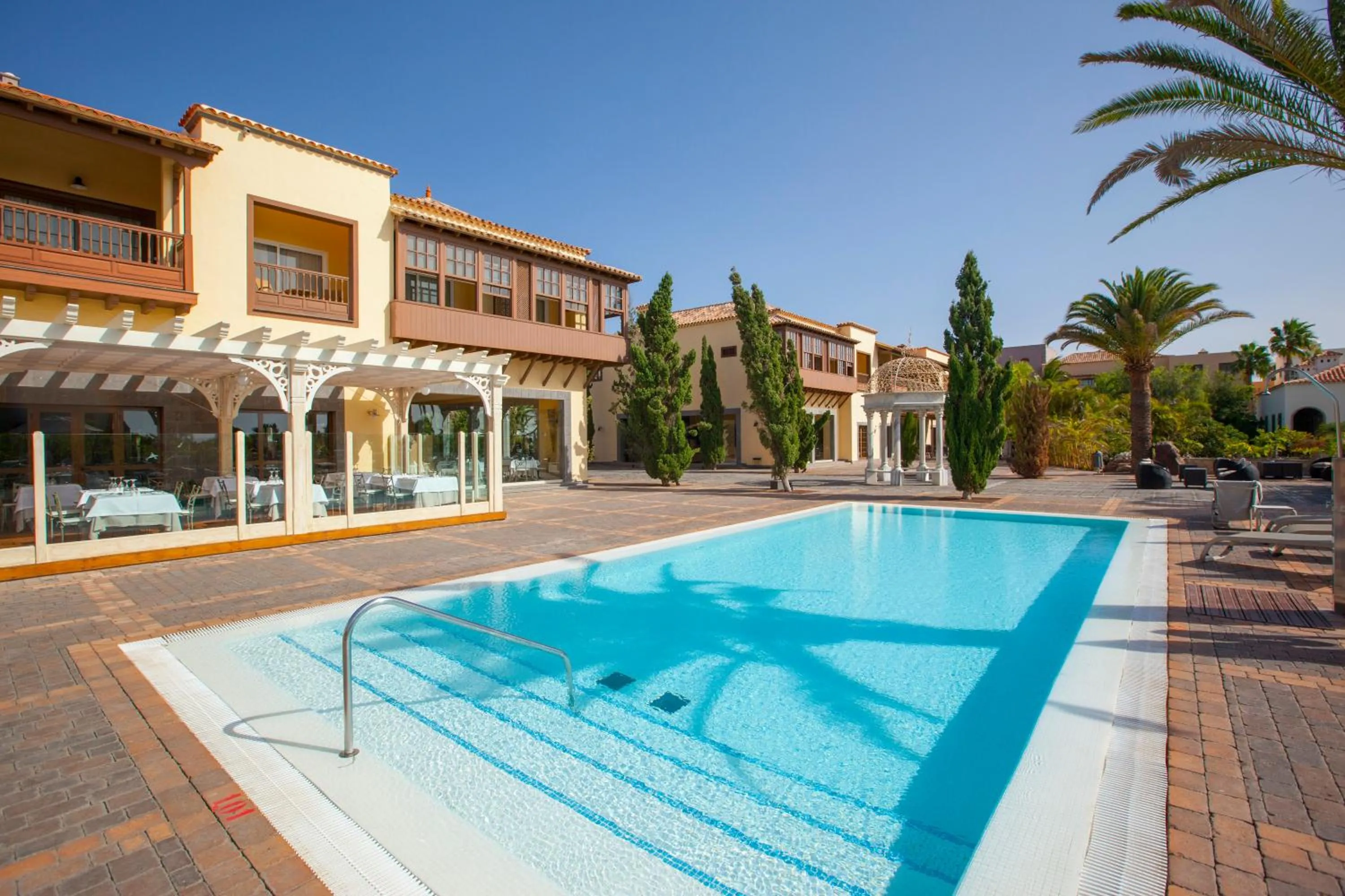 Swimming pool in Lopesan Villa del Conde Resort & Thalasso