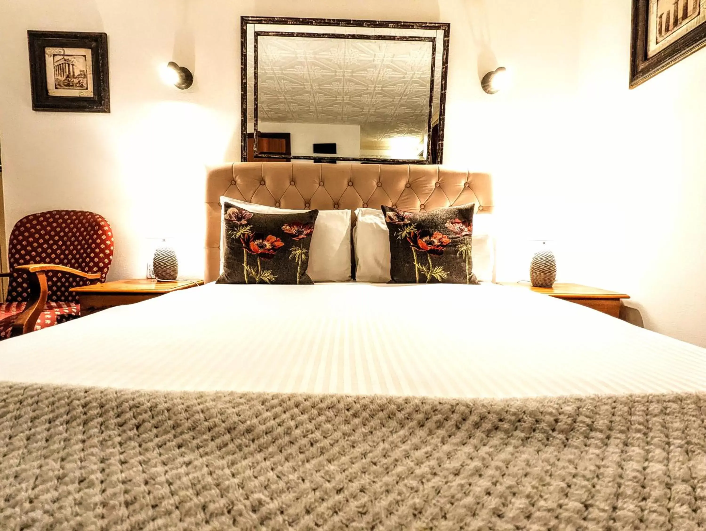 Bed in Brookside Hotel & Restaurant