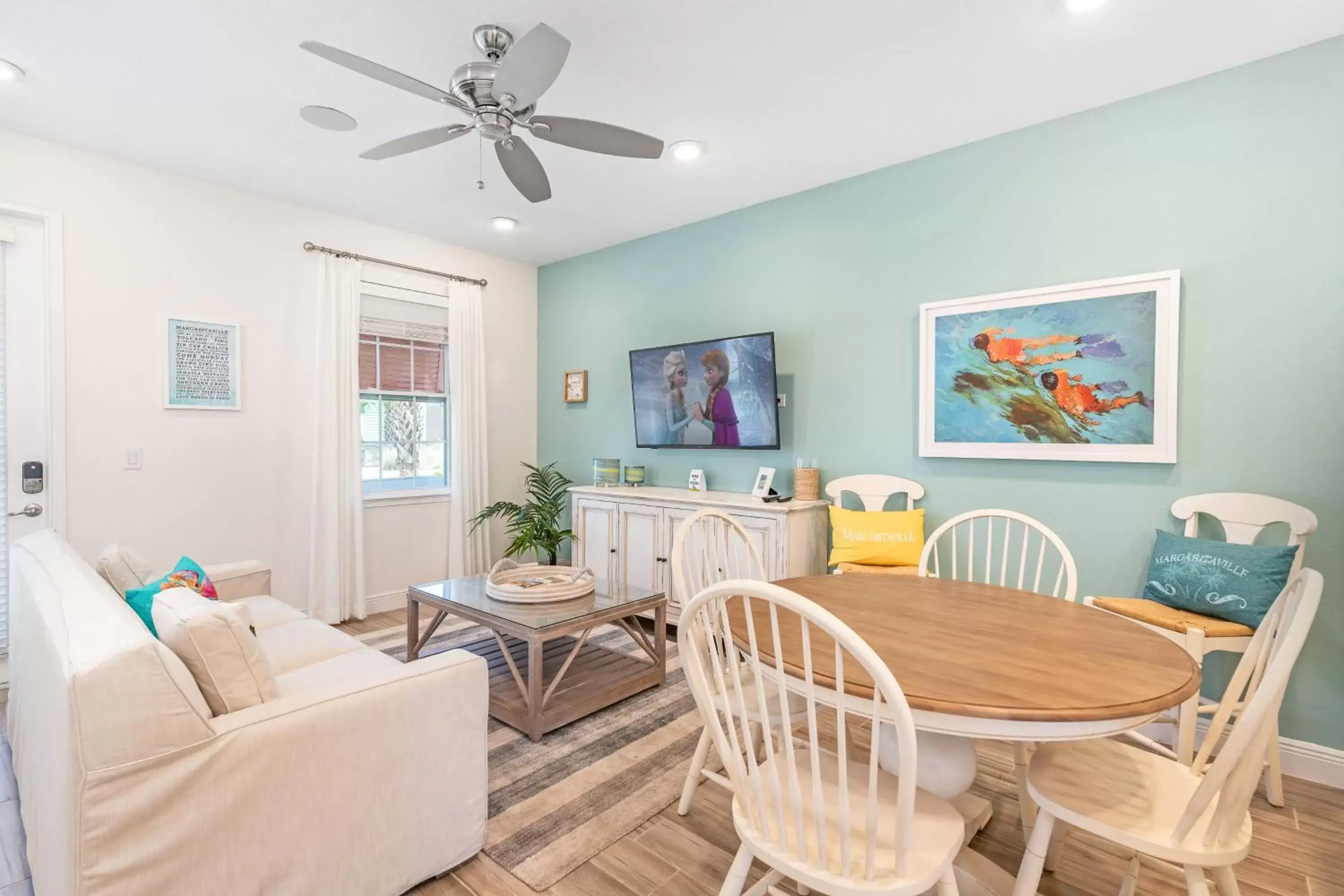 Living room, Restaurant/Places to Eat in Margaritaville Resort Orlando