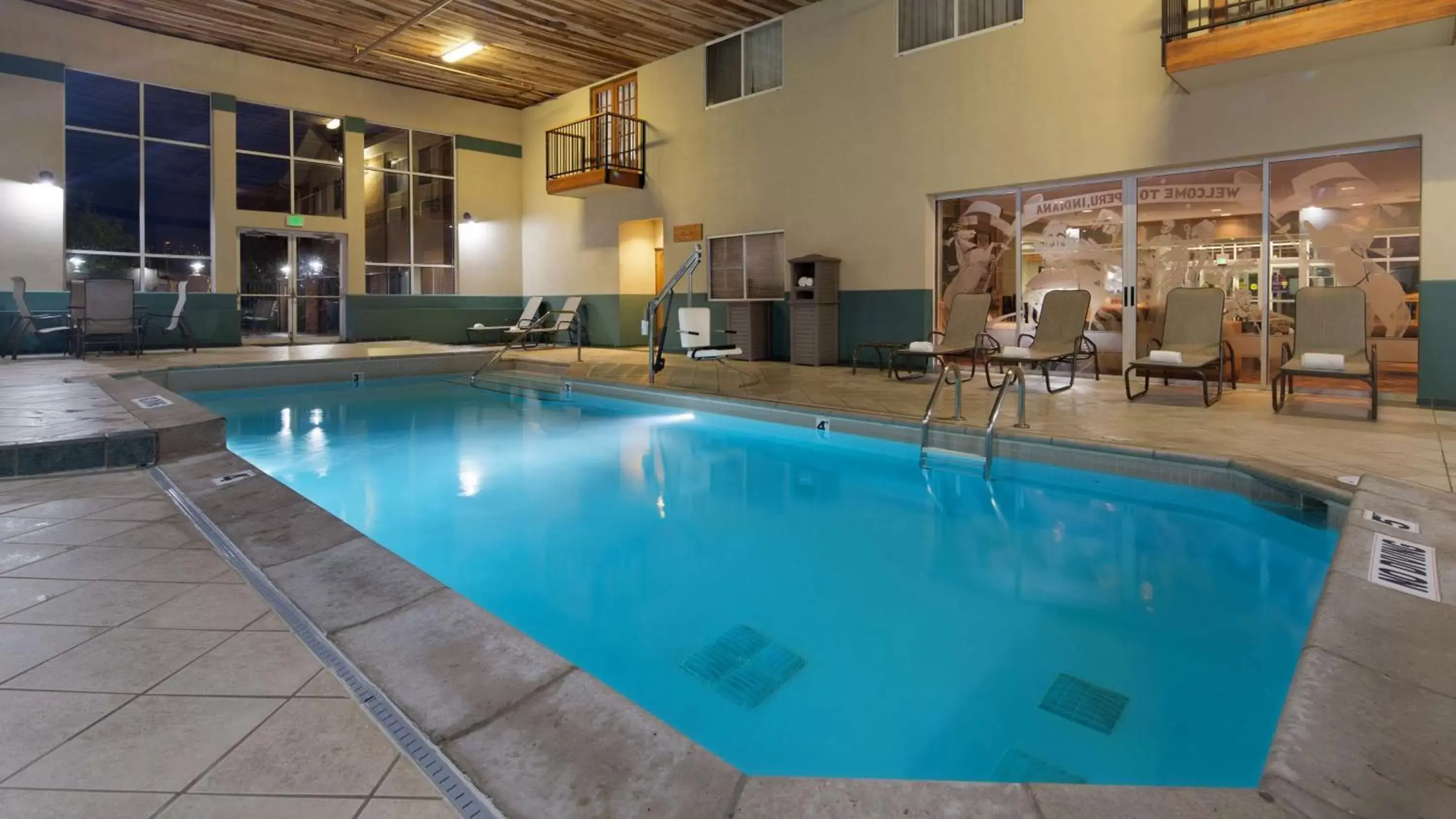 Pool view, Swimming Pool in Best Western Circus City Inn