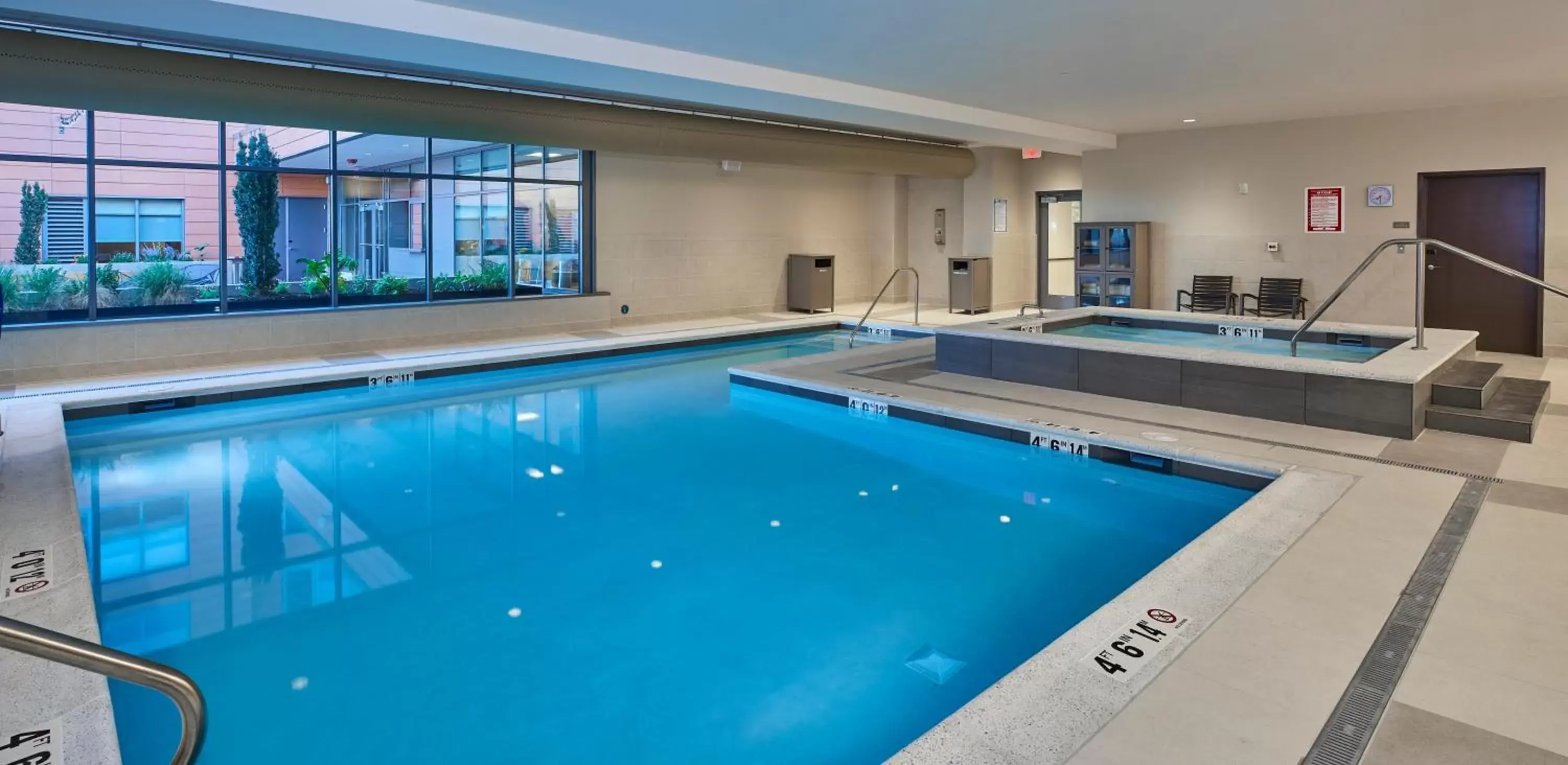 Swimming Pool in Hyatt Place Eugene/Oakway Center