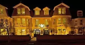 Facade/entrance, Property Building in All Seasons Lodge Hotel