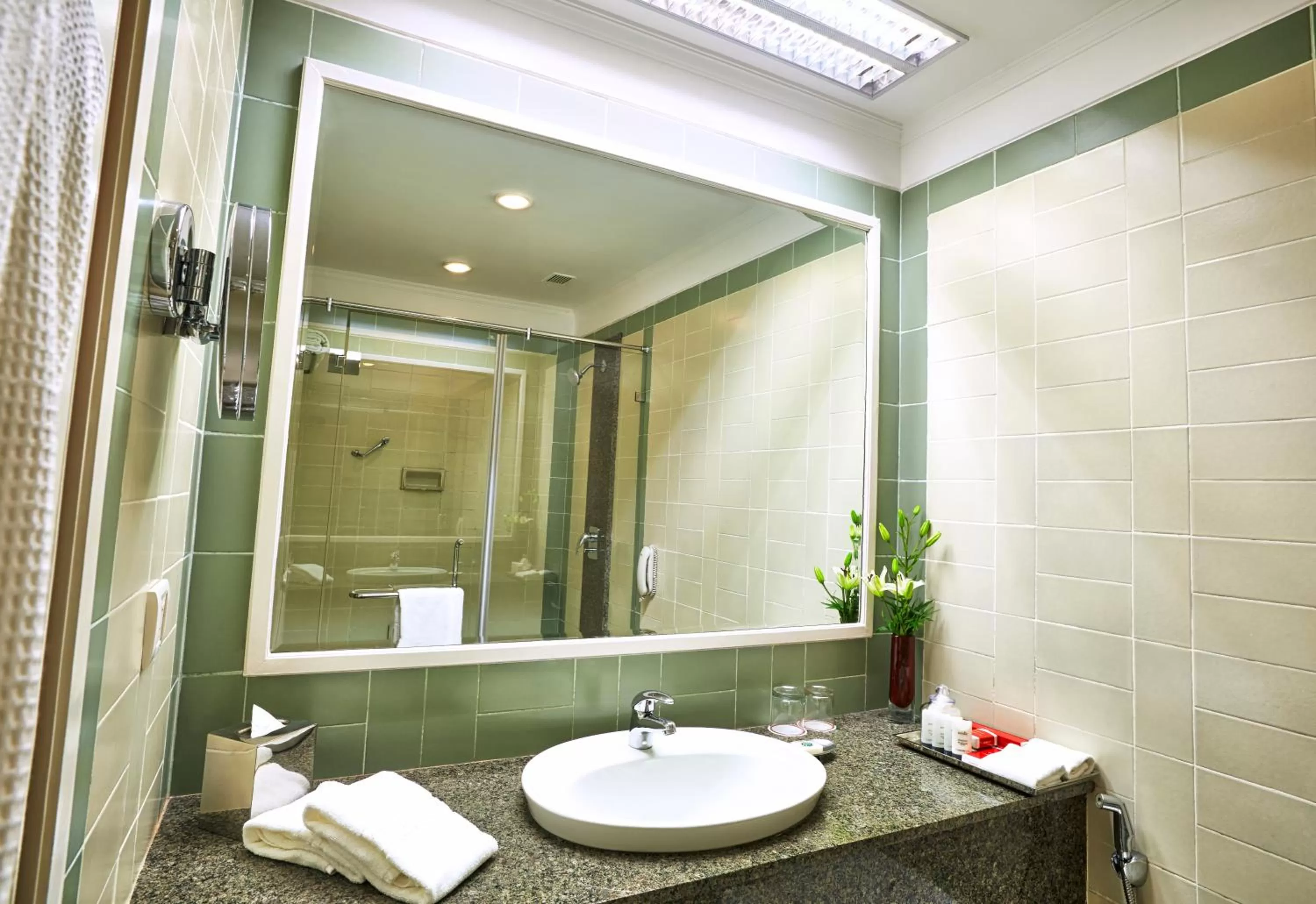 Bathroom in The Gateway Hotel Beach Road, Calicut