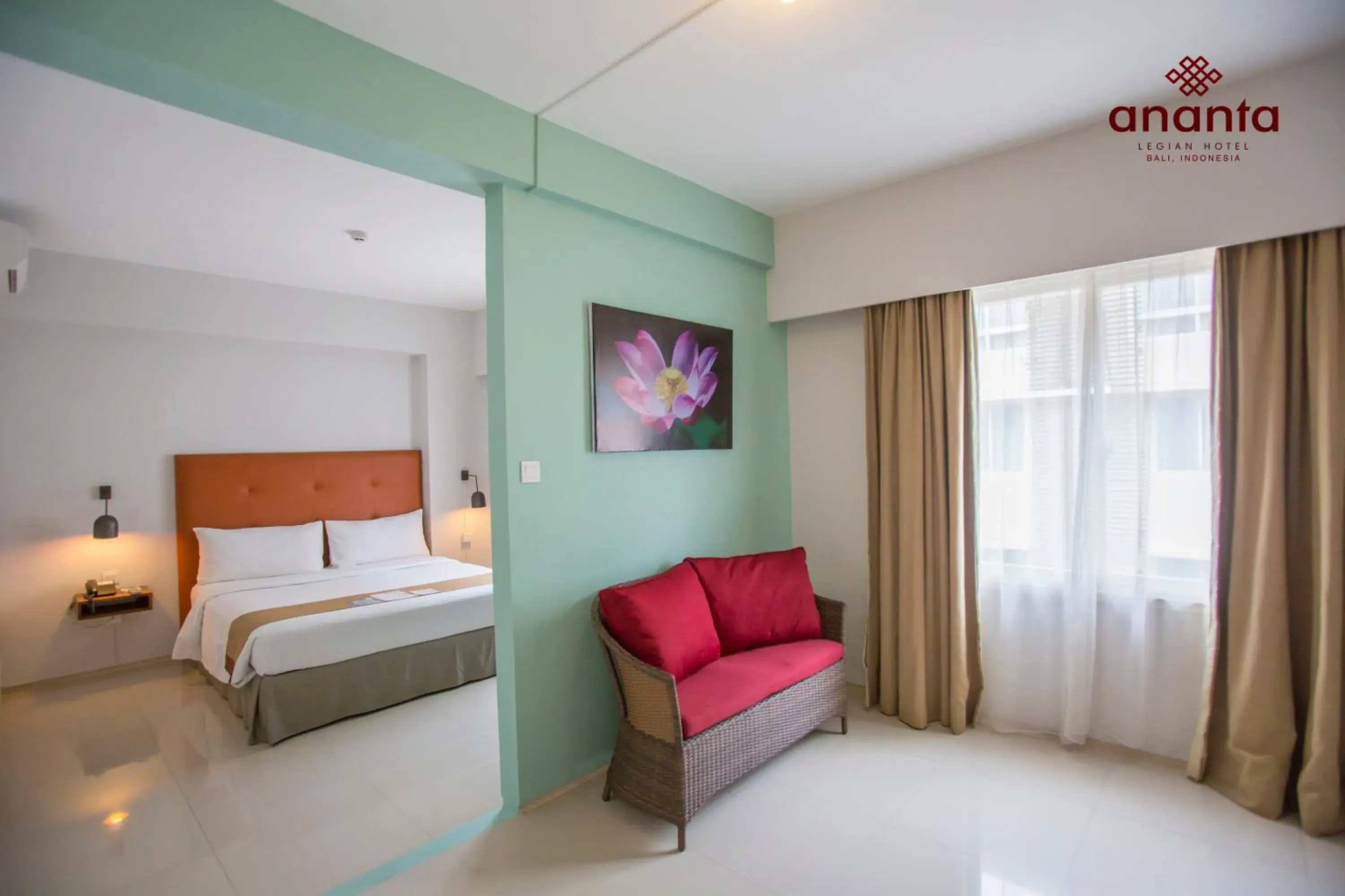 Bed in Ananta Legian Hotel