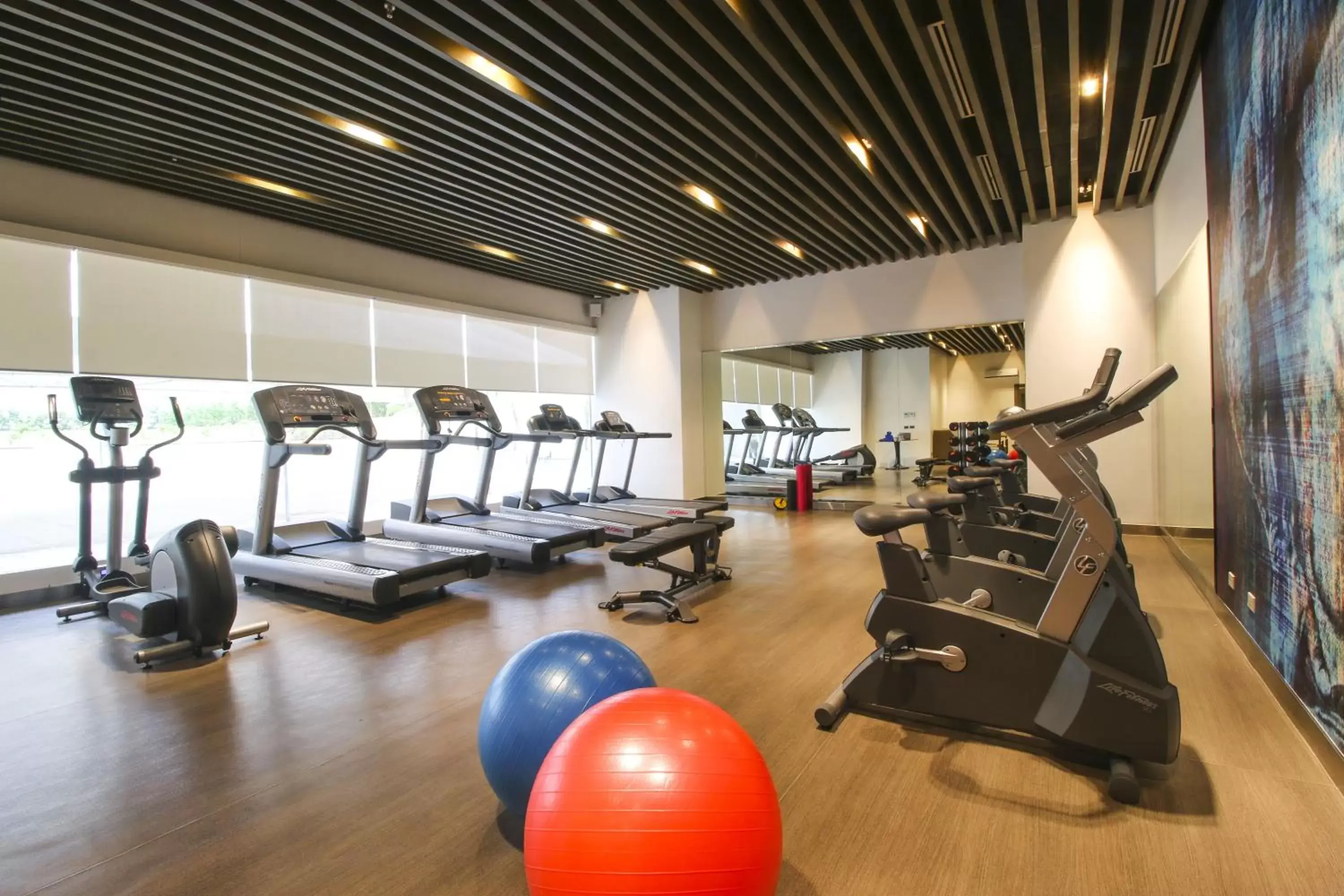 Fitness centre/facilities, Fitness Center/Facilities in The Mini Suites - Eton Tower Makati