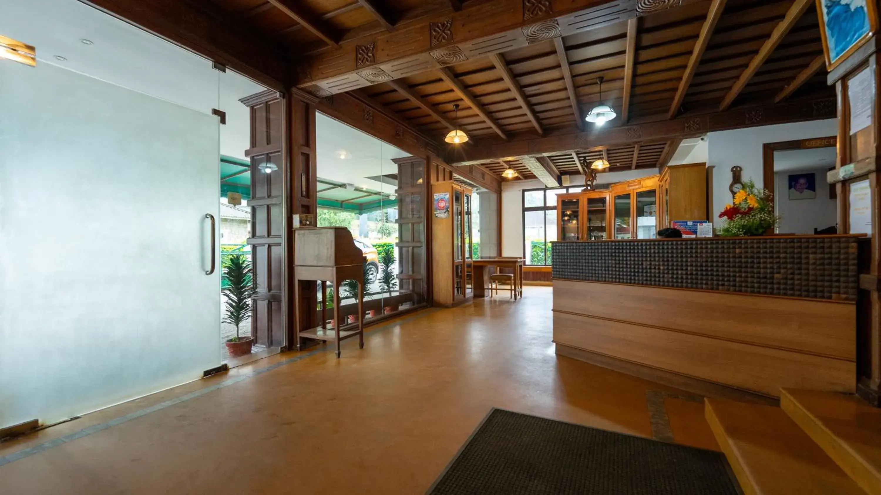 Facade/entrance in Westwood Riverside Facade/entrance in Westwood Riverside