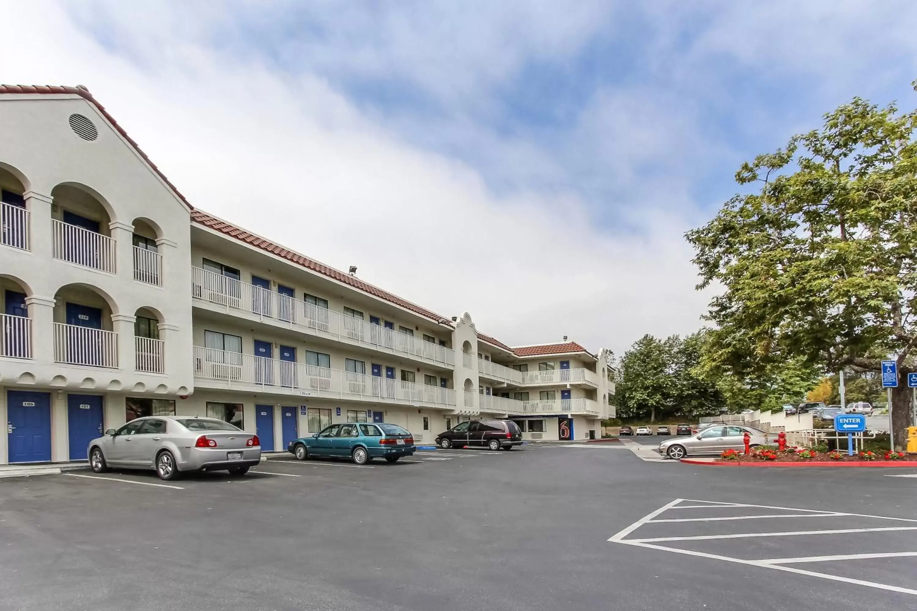 Facade/entrance, Property Building in Motel 6-Watsonville, CA - Monterey Area