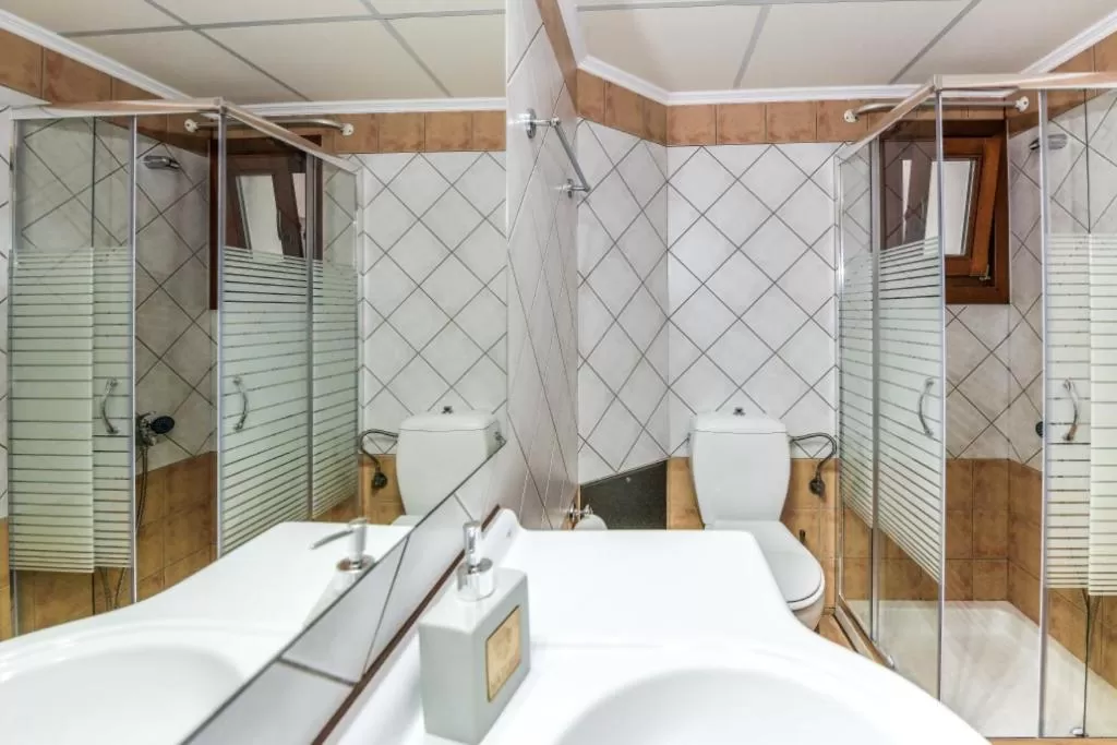 Bathroom in V & G Cozy Apartments