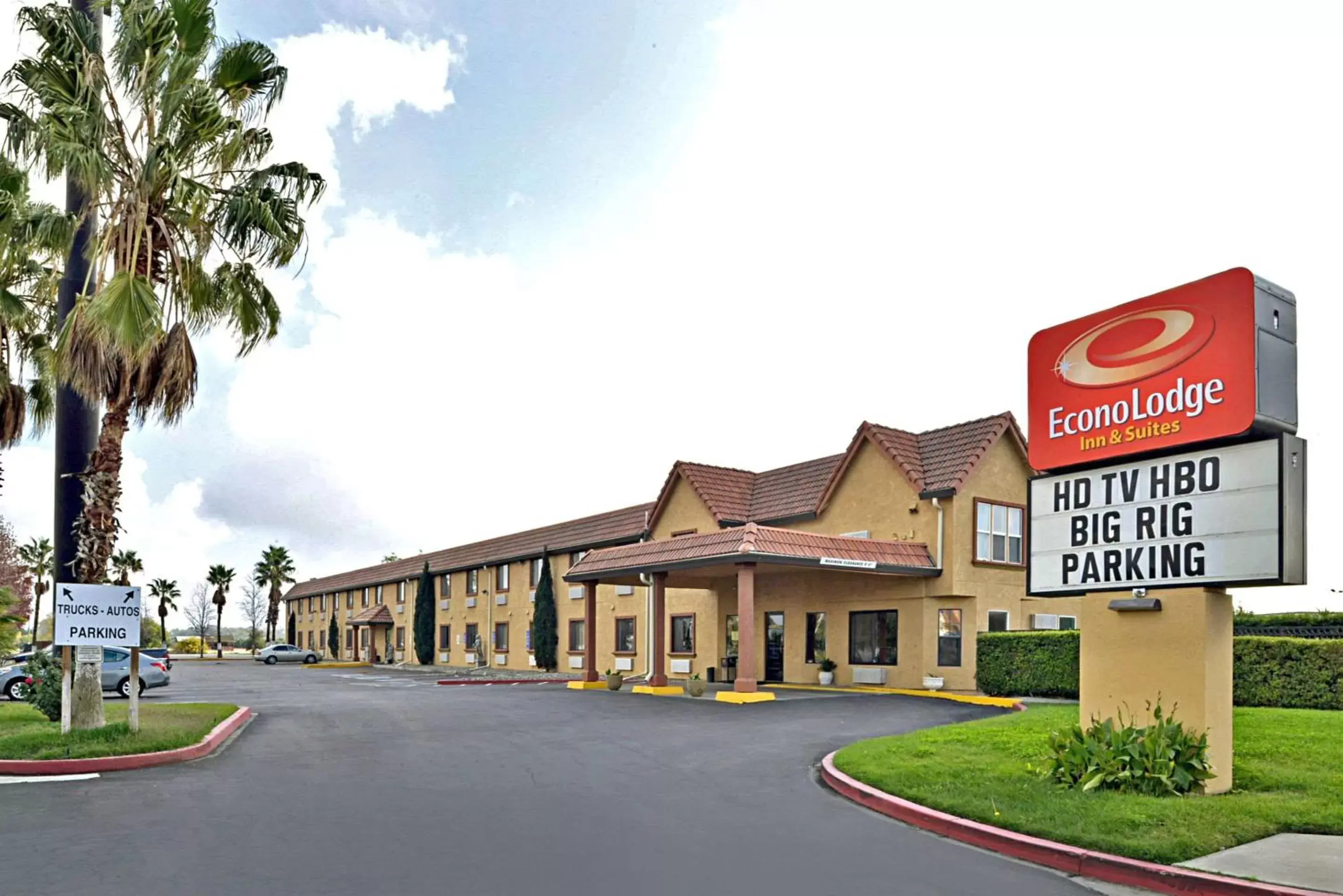 Property building in Econo Lodge Inn & Suites Corning