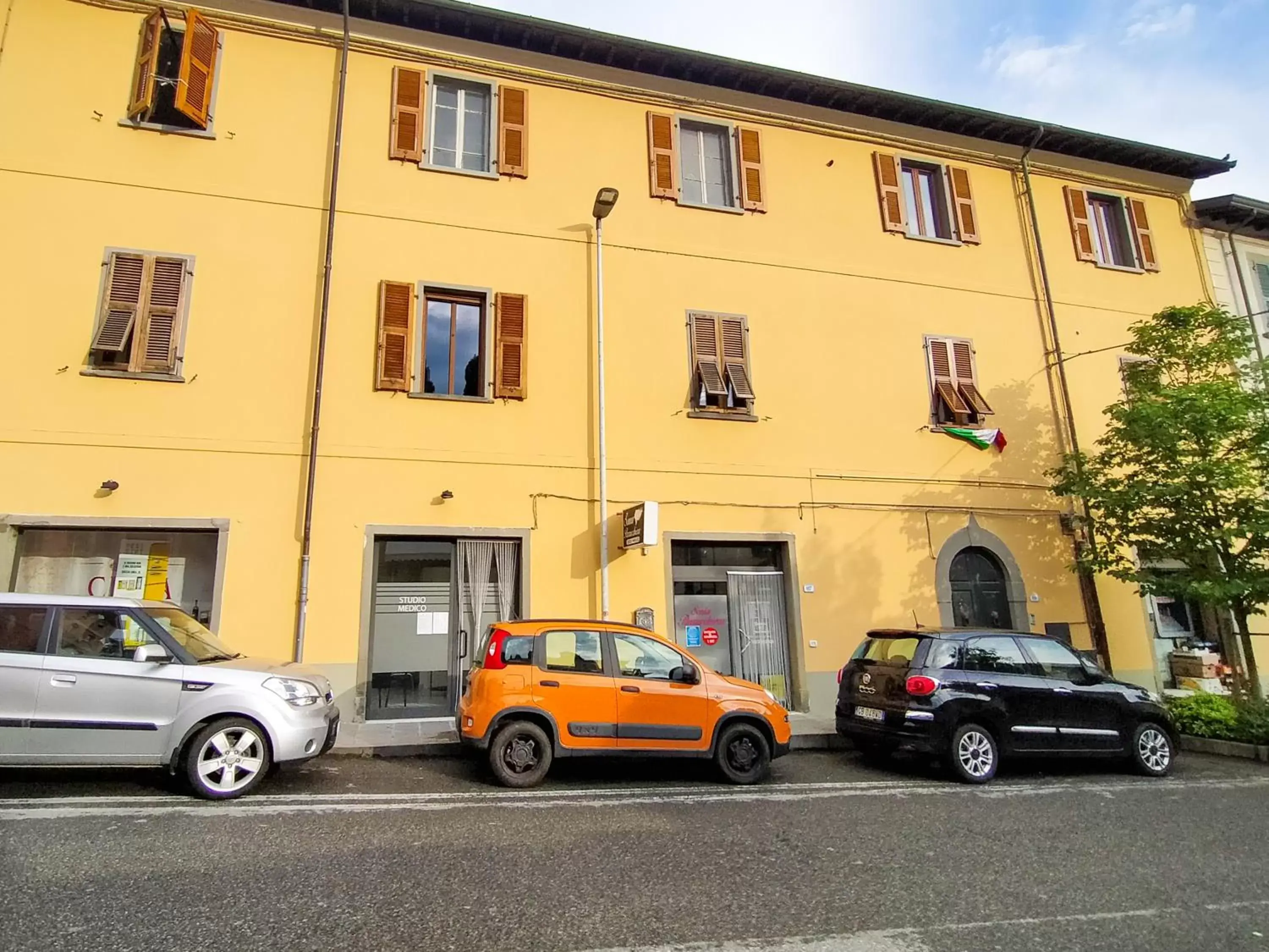 Facade/entrance, Property Building in La Luna dei Medici