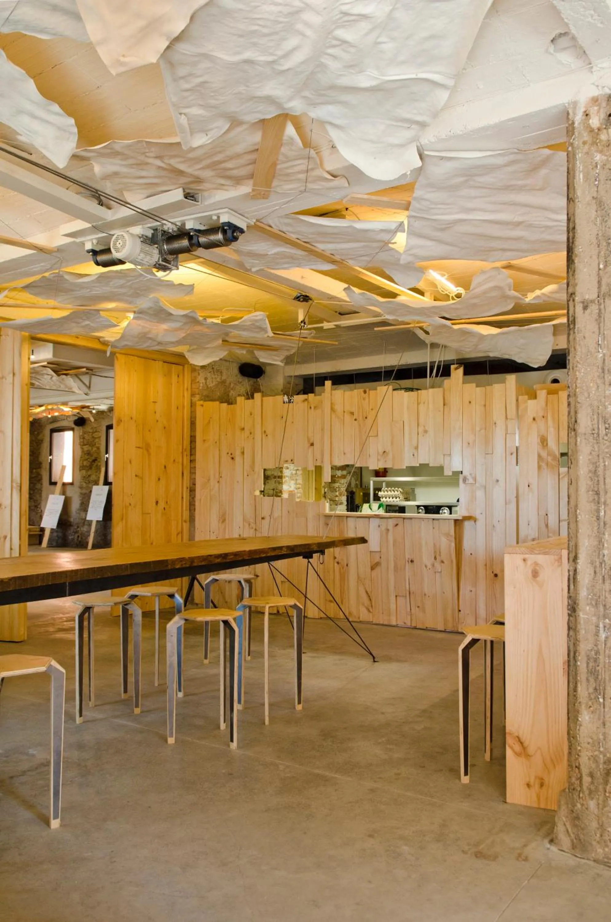 Restaurant/places to eat in Somiatruites