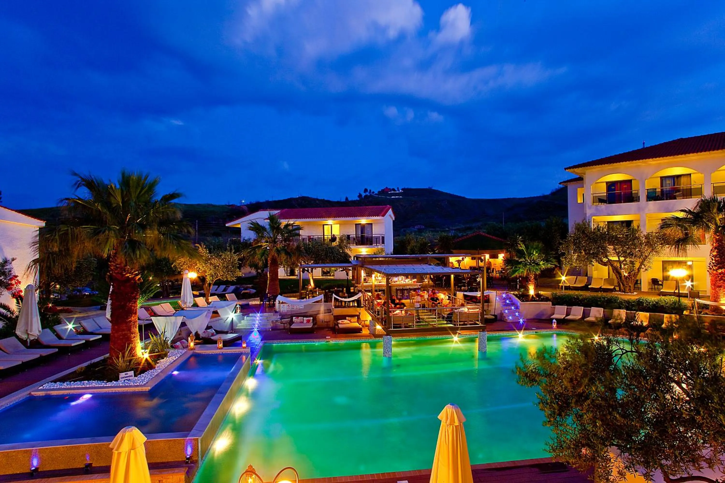 Facade/entrance in Flegra Palace