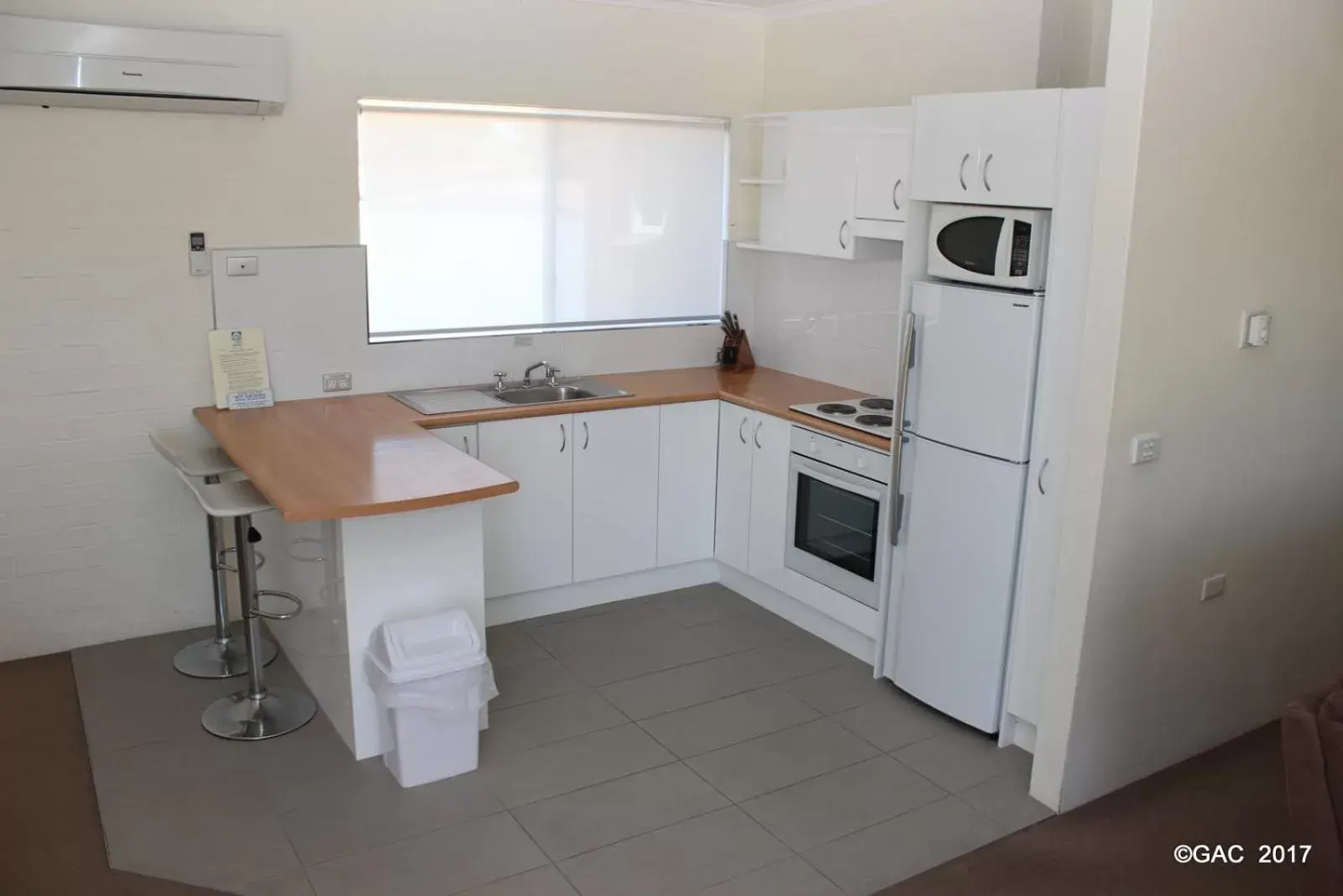 Kitchen/Kitchenette in Mollymook Cove Apartments