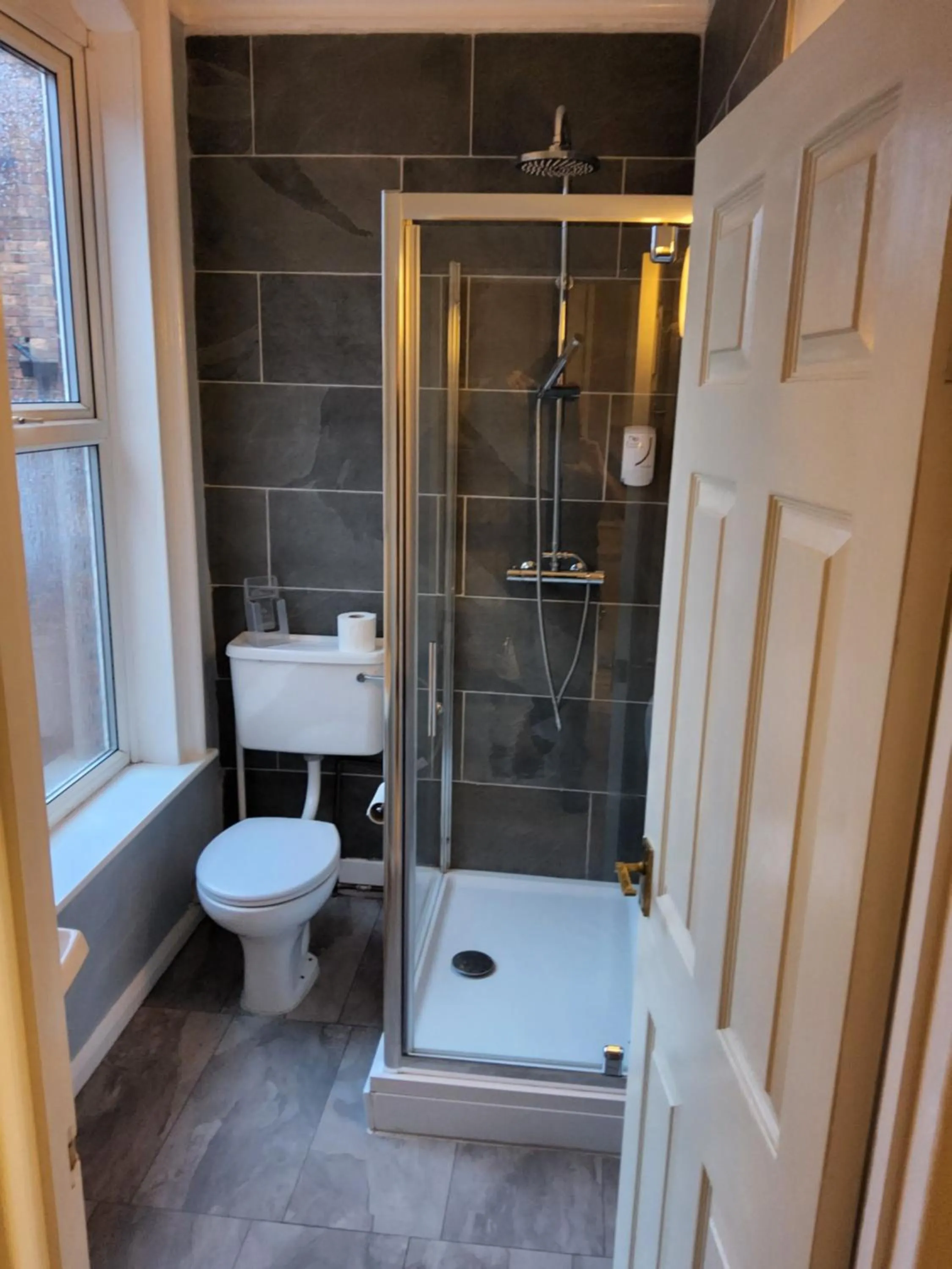 Bathroom in The Avenue Hotel