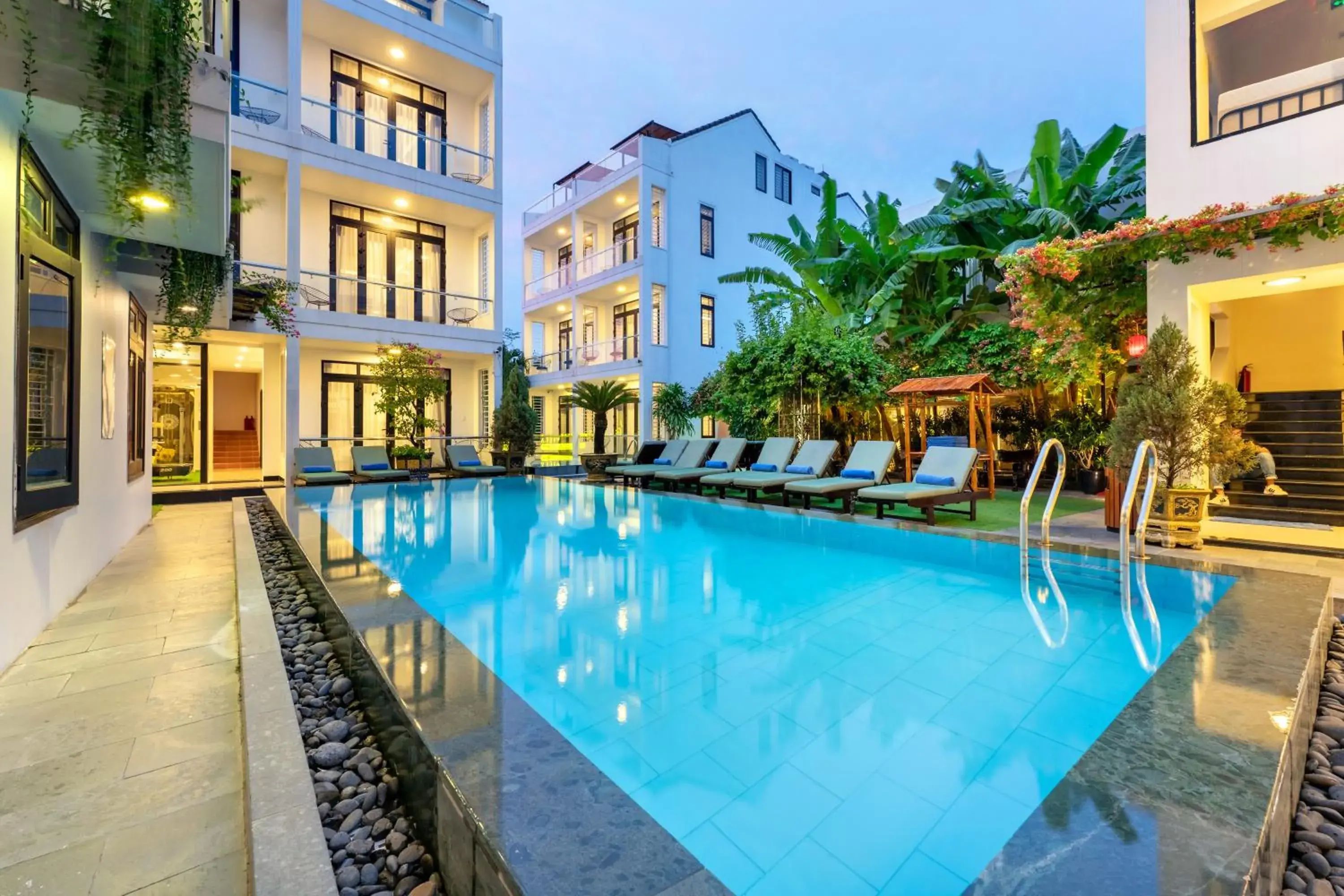 Swimming Pool in Banana Garden Villa