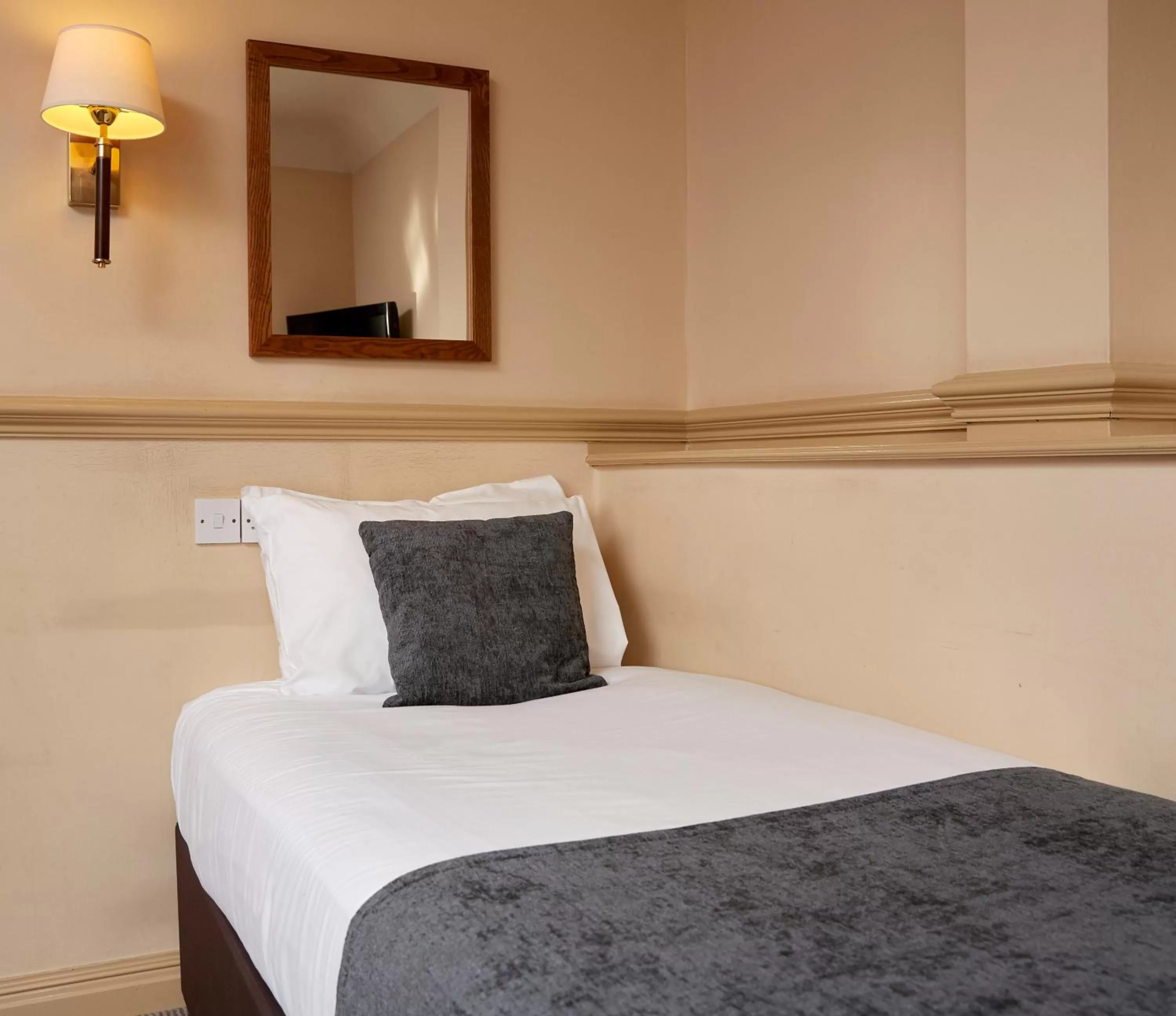 Bedroom, Bed in Dog House by Chef & Brewer Collection