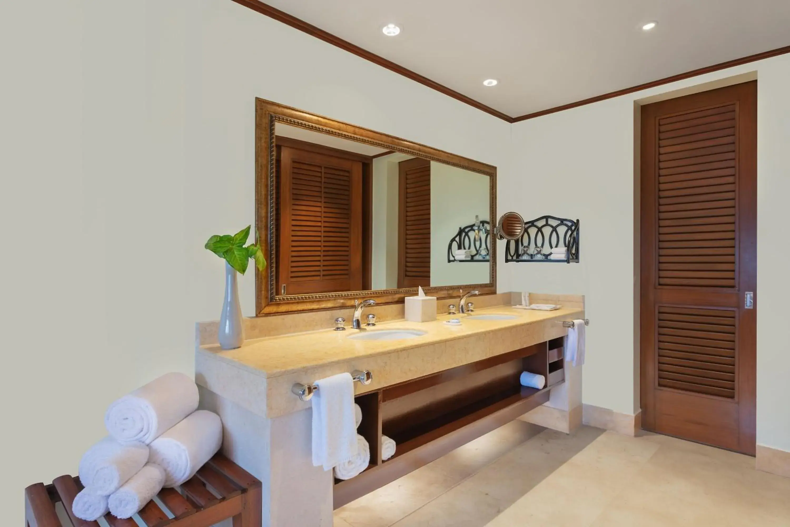 Bathroom in ITC Grand Goa, a Luxury Collection Resort & Spa, Goa