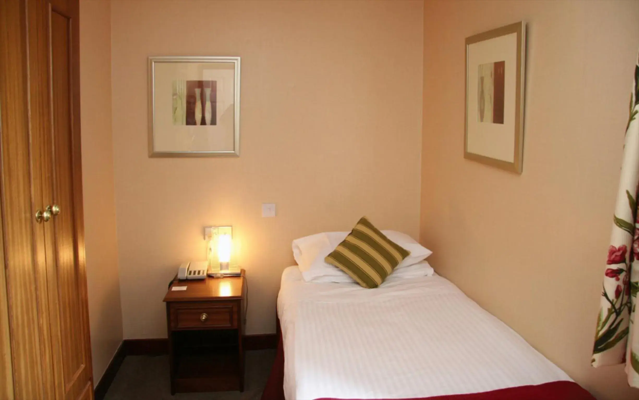 Bedroom, Bed in Craigmonie Hotel Inverness by Compass Hospitality