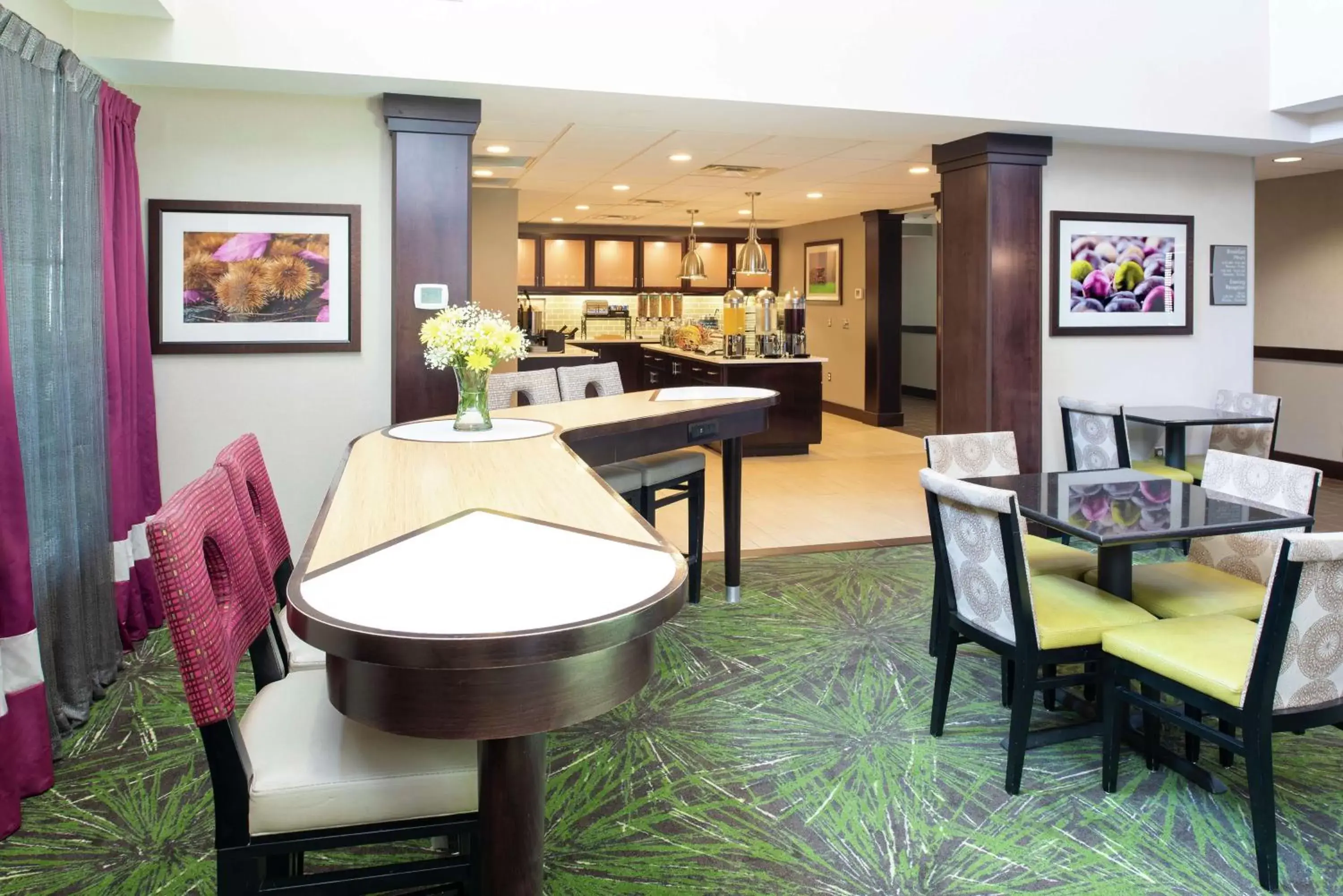 Dining area in Homewood Suites by Hilton Columbus/Polaris