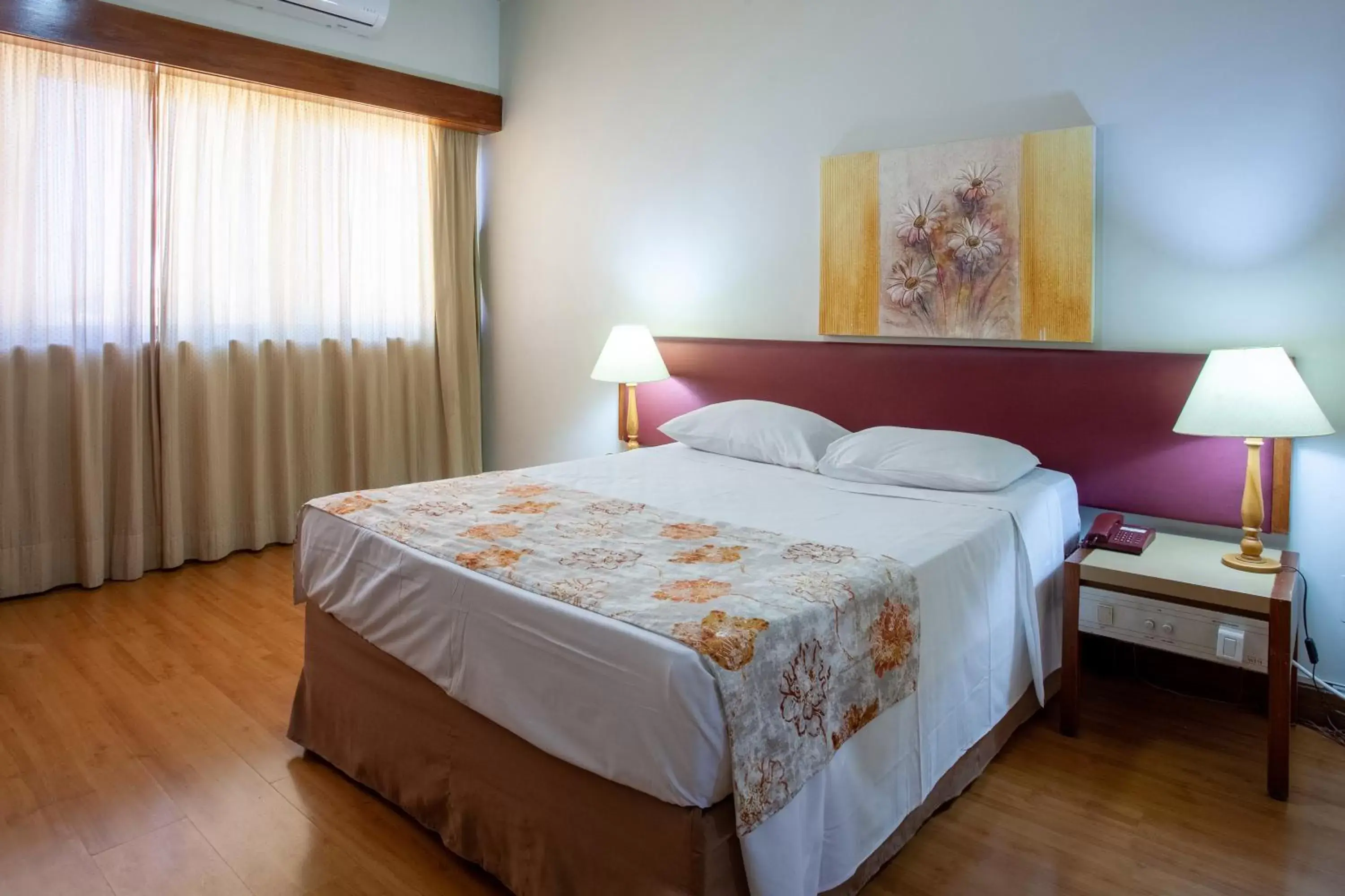 Bedroom, Bed in Nacional Inn Belo Horizonte