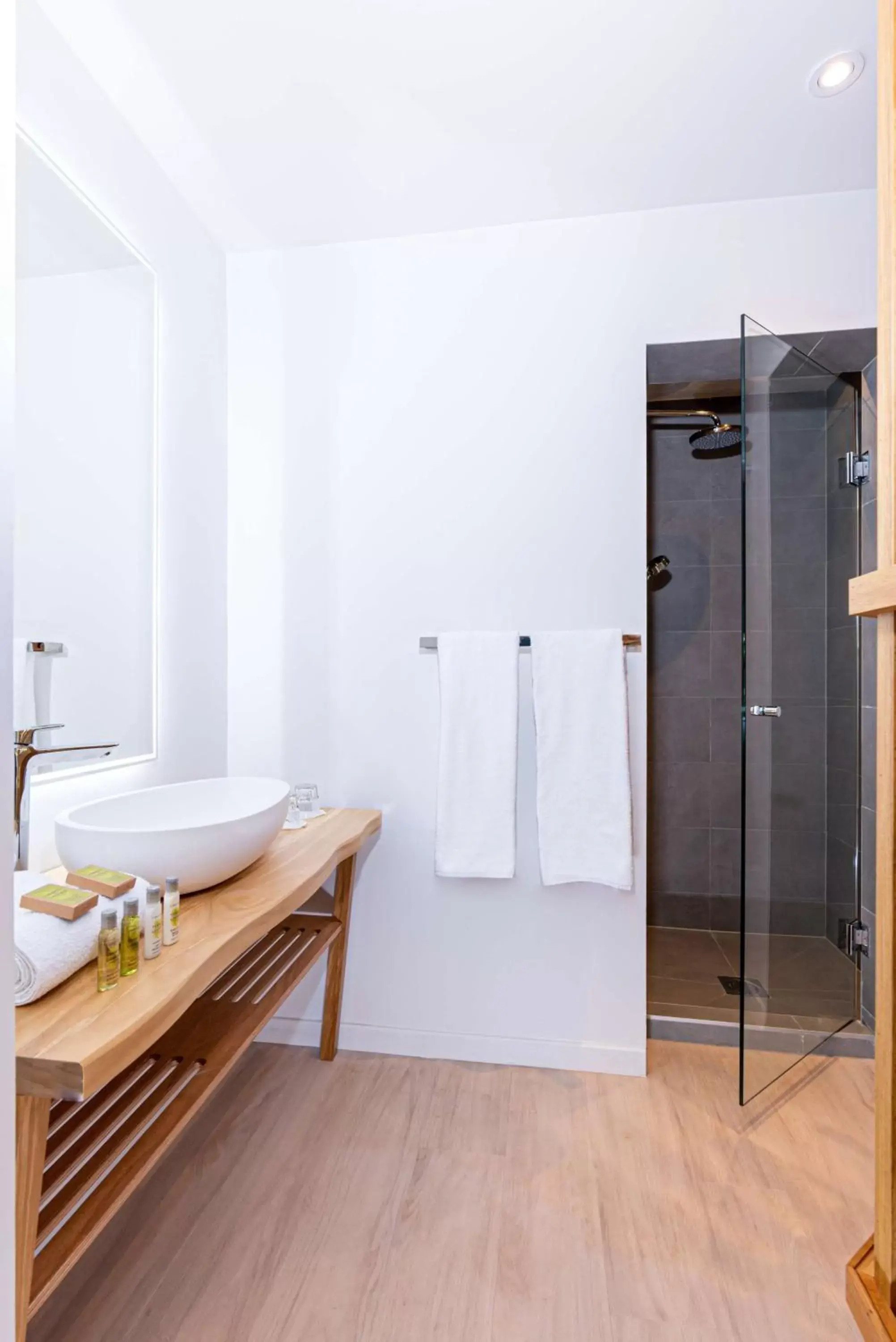 Bathroom in DoubleTree by Hilton Noumea Ilot Maitre Resort