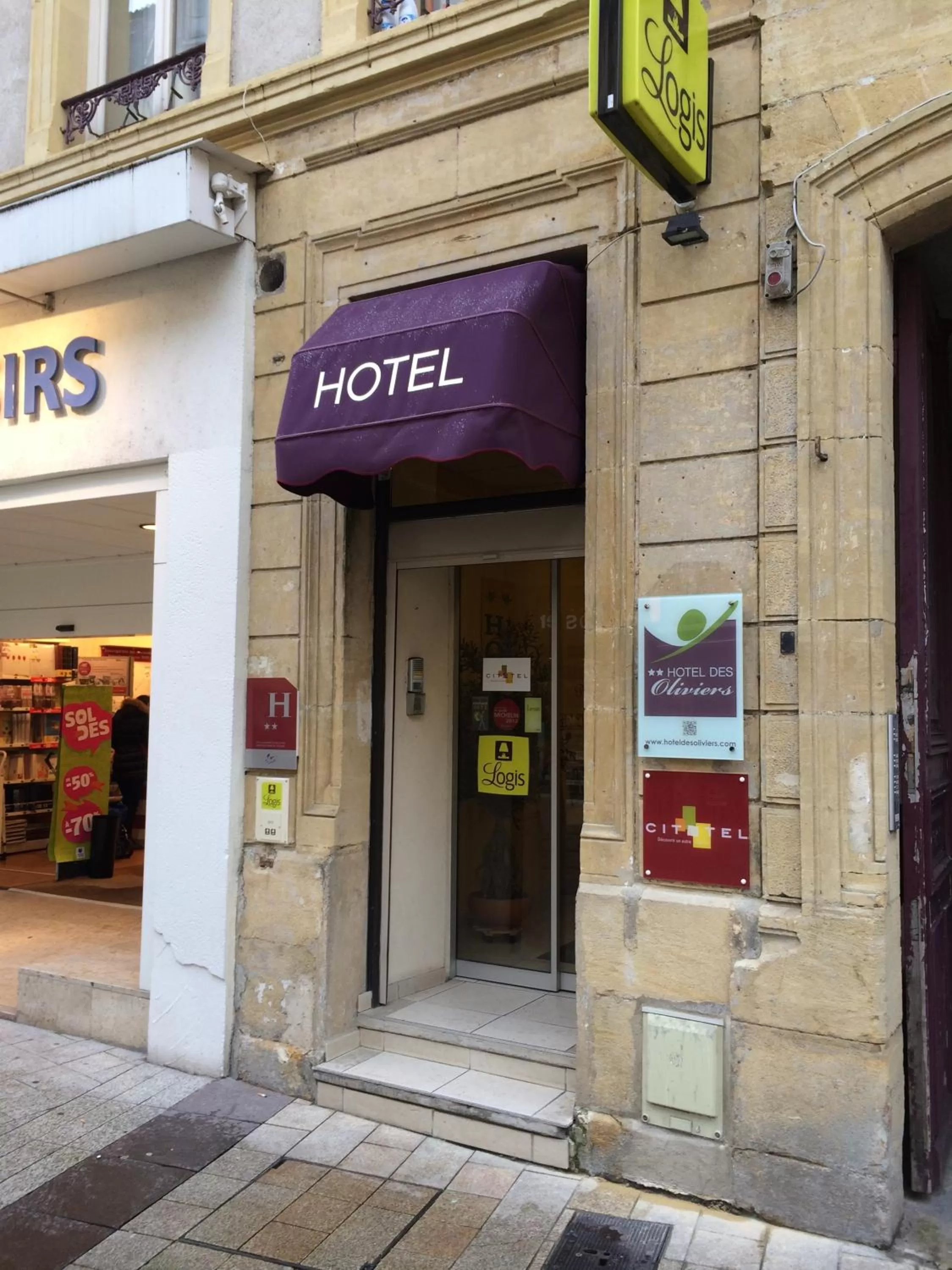 Property building in Logis-Hôtel des Oliviers