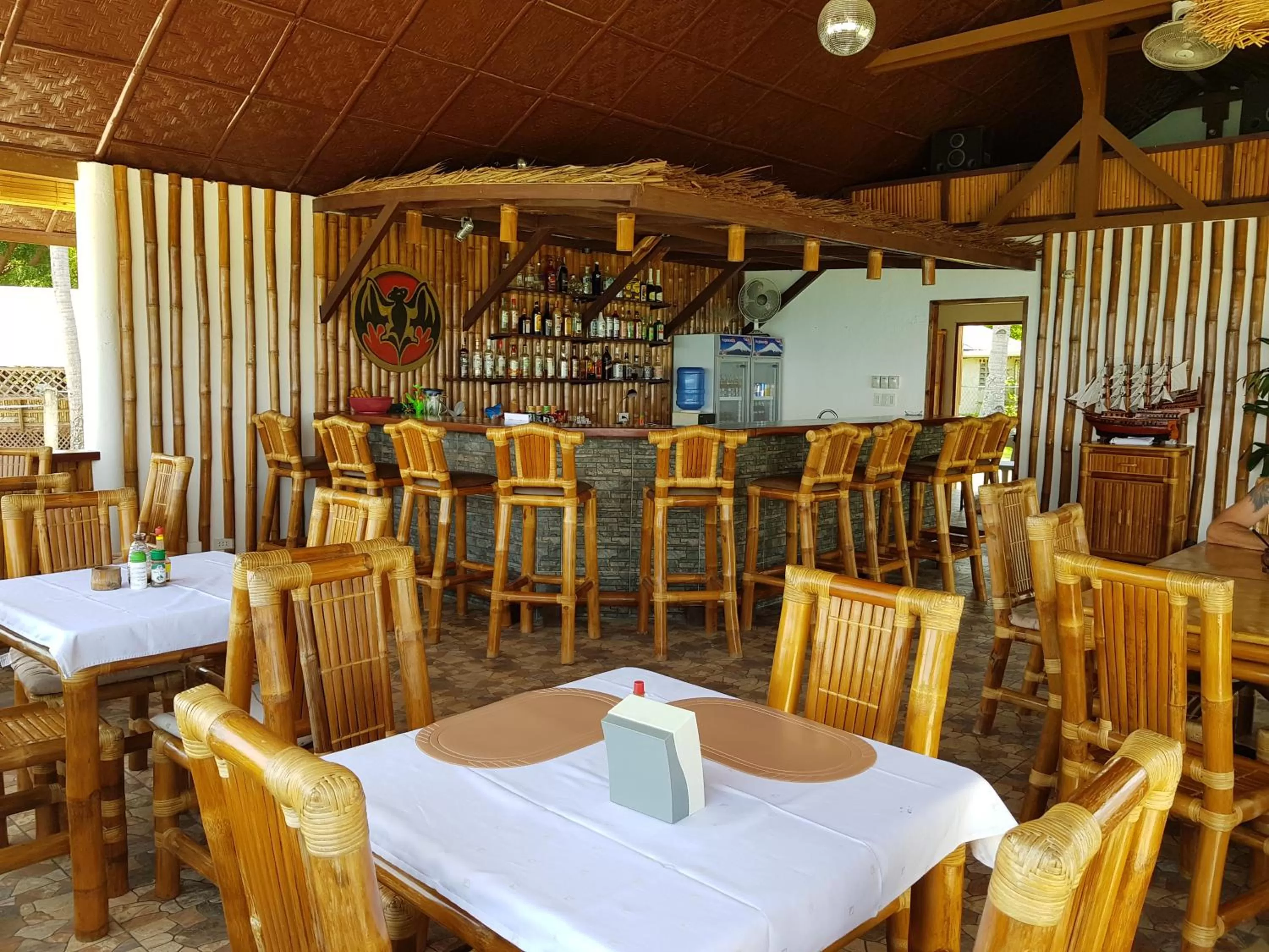 Restaurant/places to eat in Tauig Beach Resort