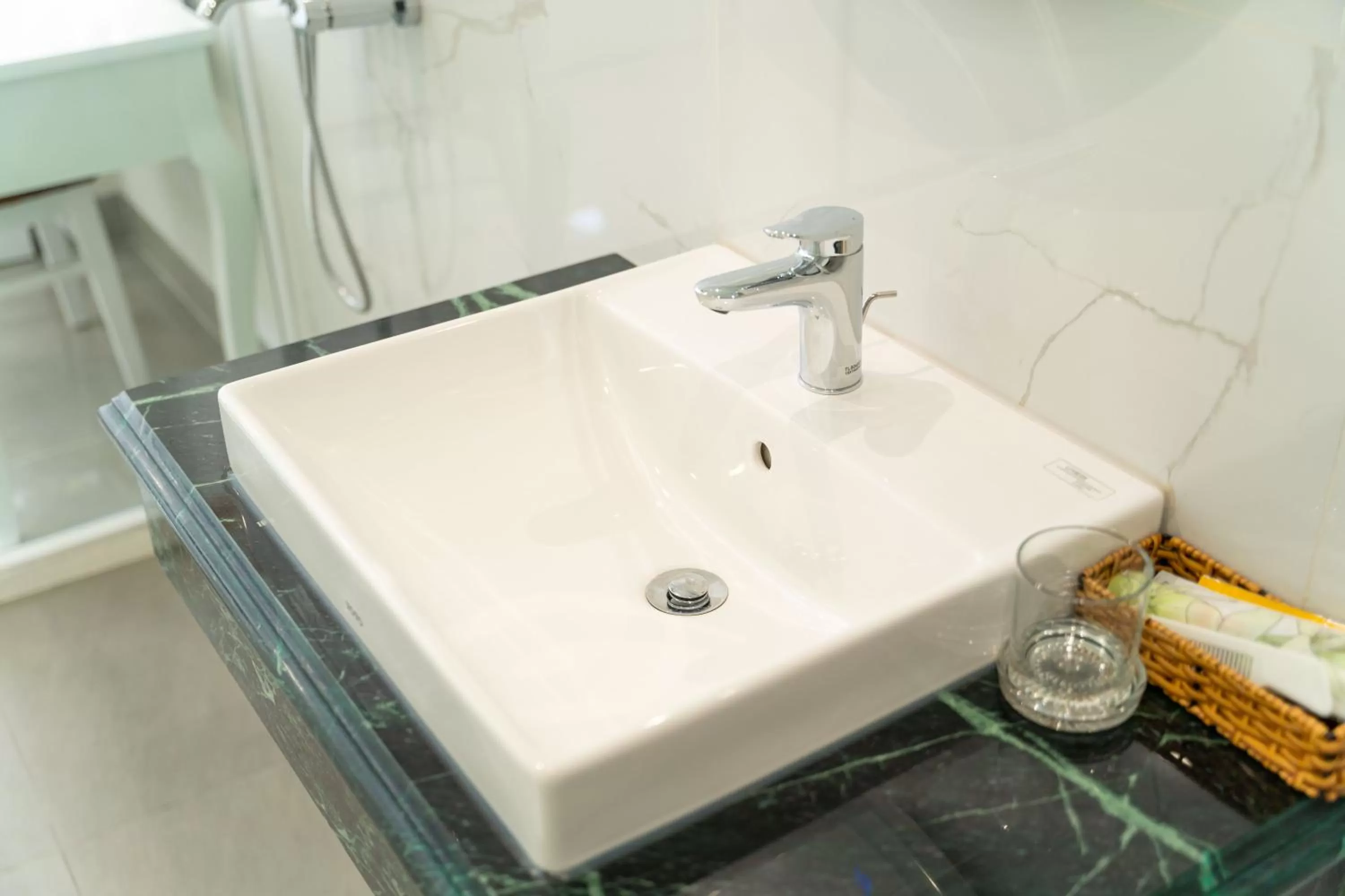 Bathroom in Sun Hill Hotel