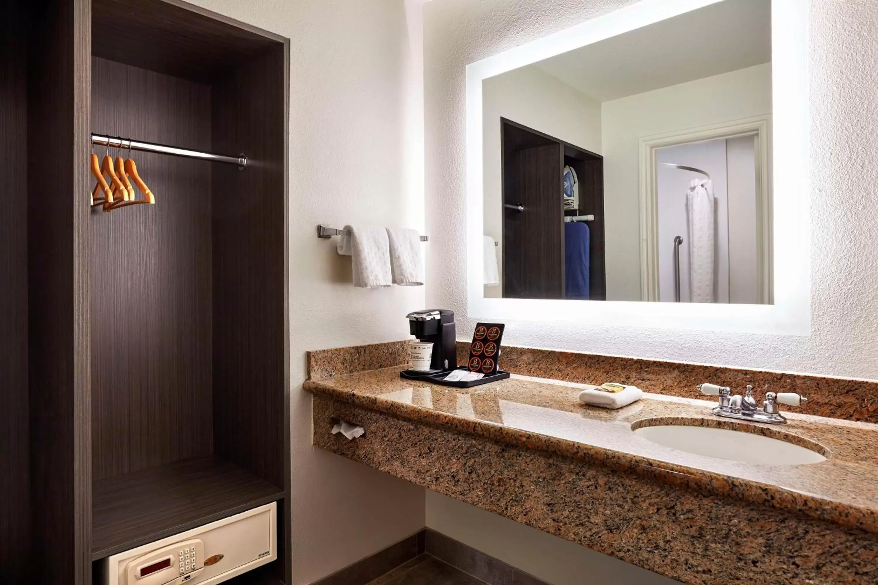 Bedroom, Bathroom in Best Western Plus Meridian Inn & Suites, Anaheim-Orange